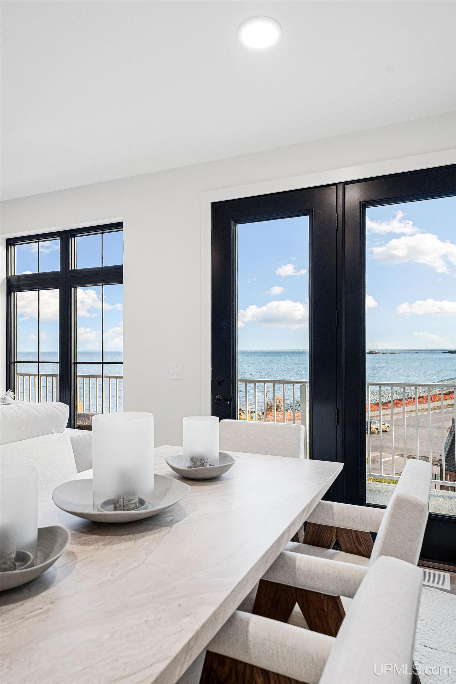 (unit 7) -2401 N Lakeshore Boulevard Property Photo 13