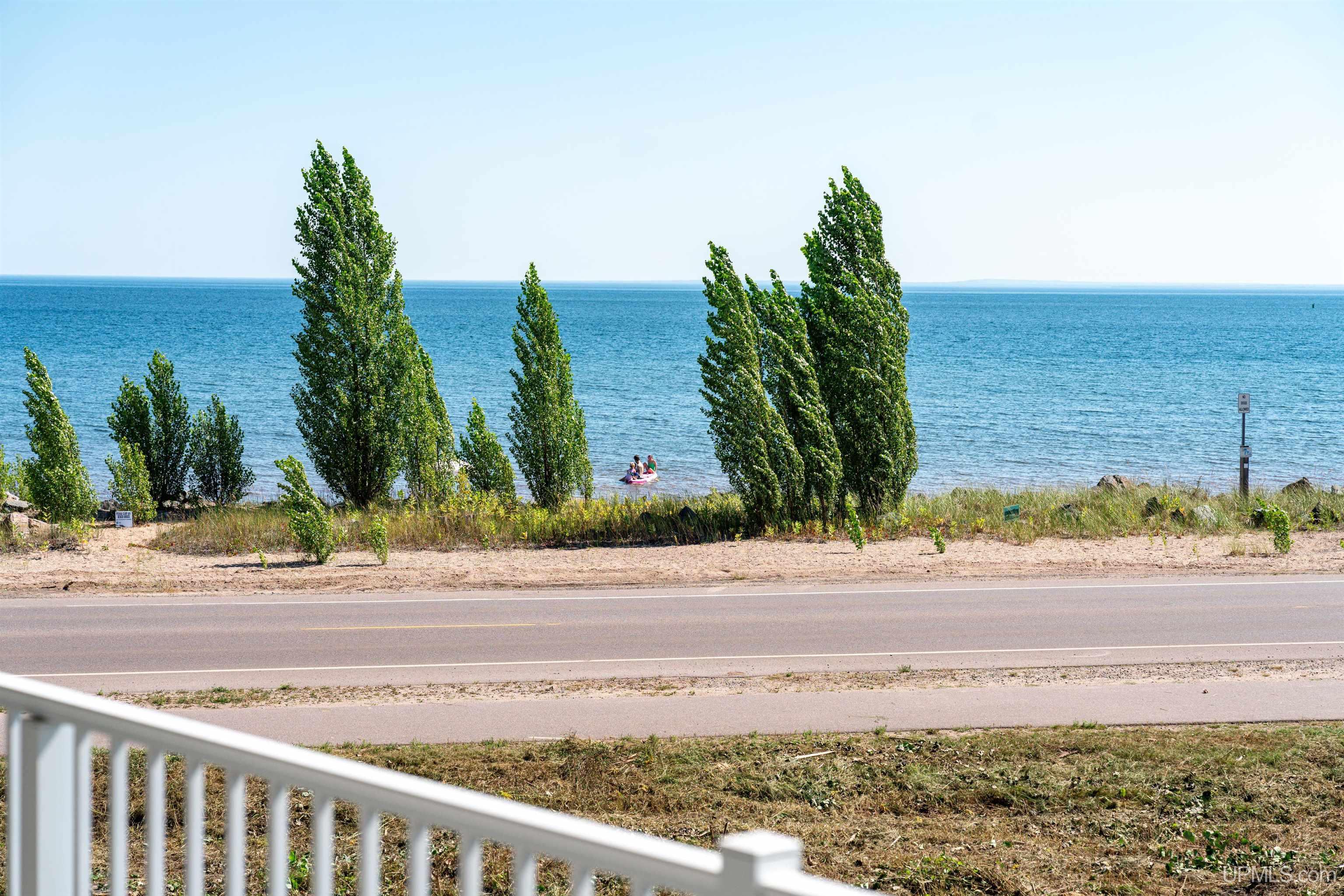 (unit 5) - 2401 N Lakeshore Boulevard Property Photo 6