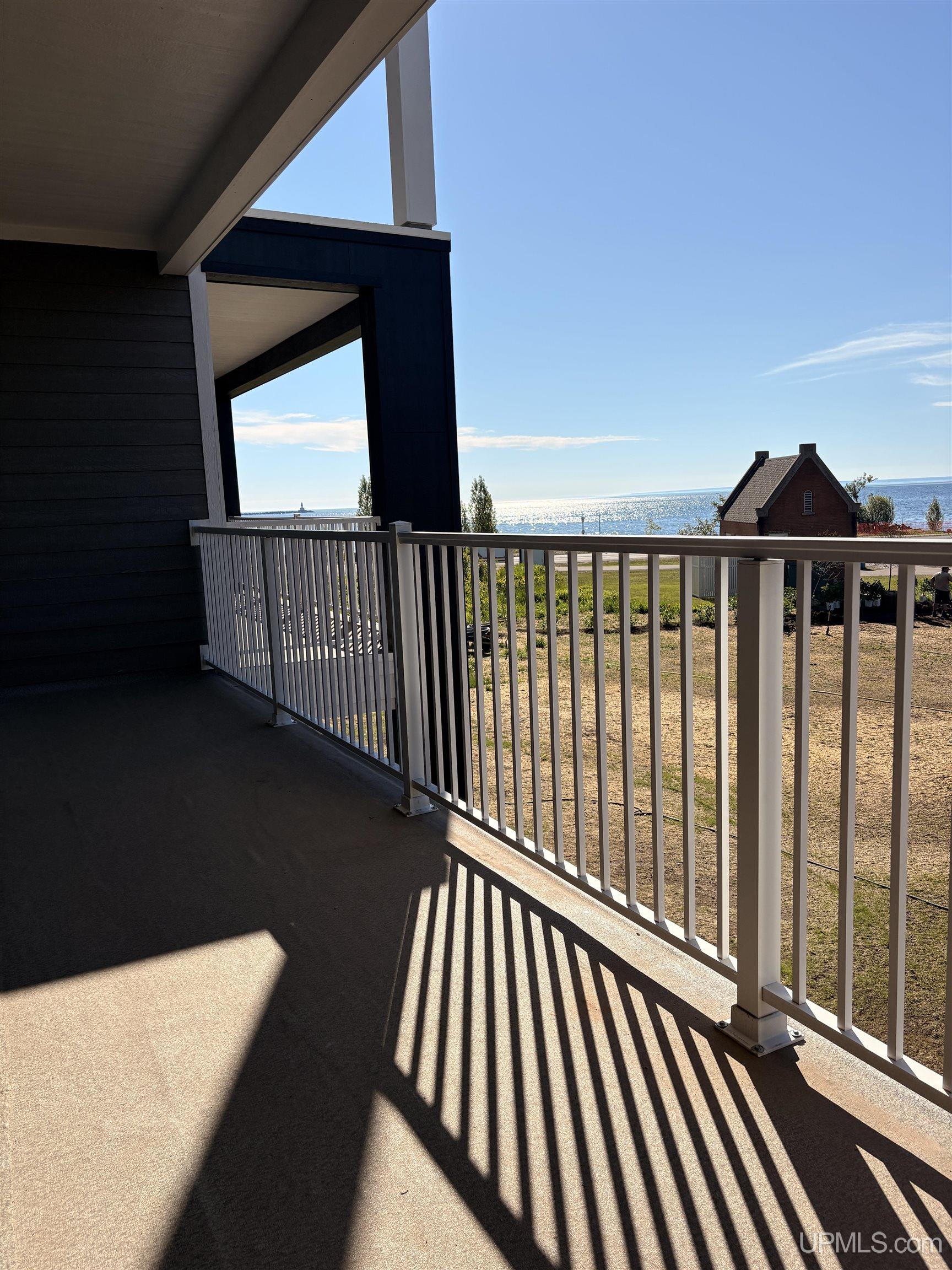(unit 16) -2401 N Lakeshore Boulevard Property Photo 12