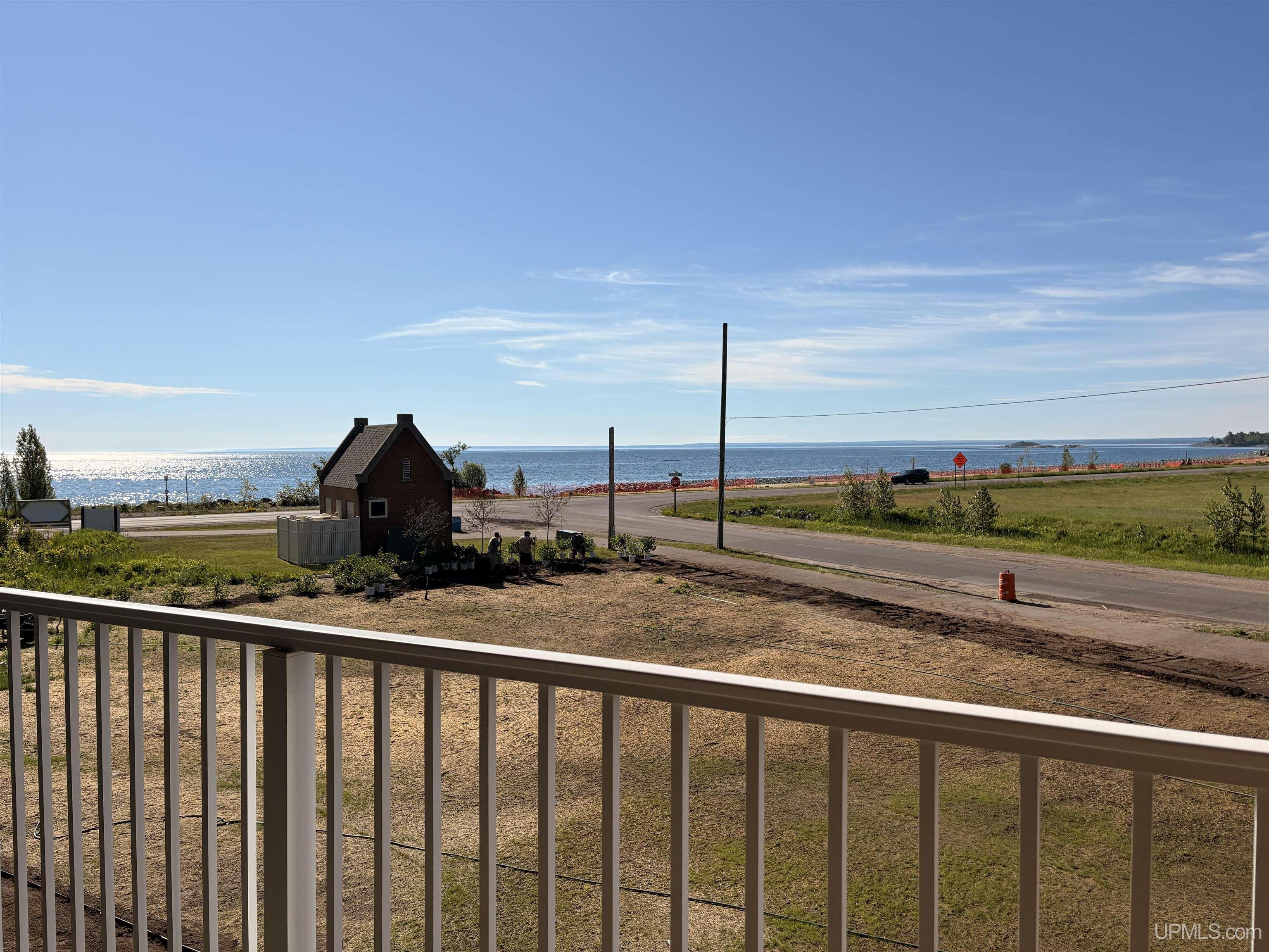 (unit 16) -2401 N Lakeshore Boulevard Property Photo 13
