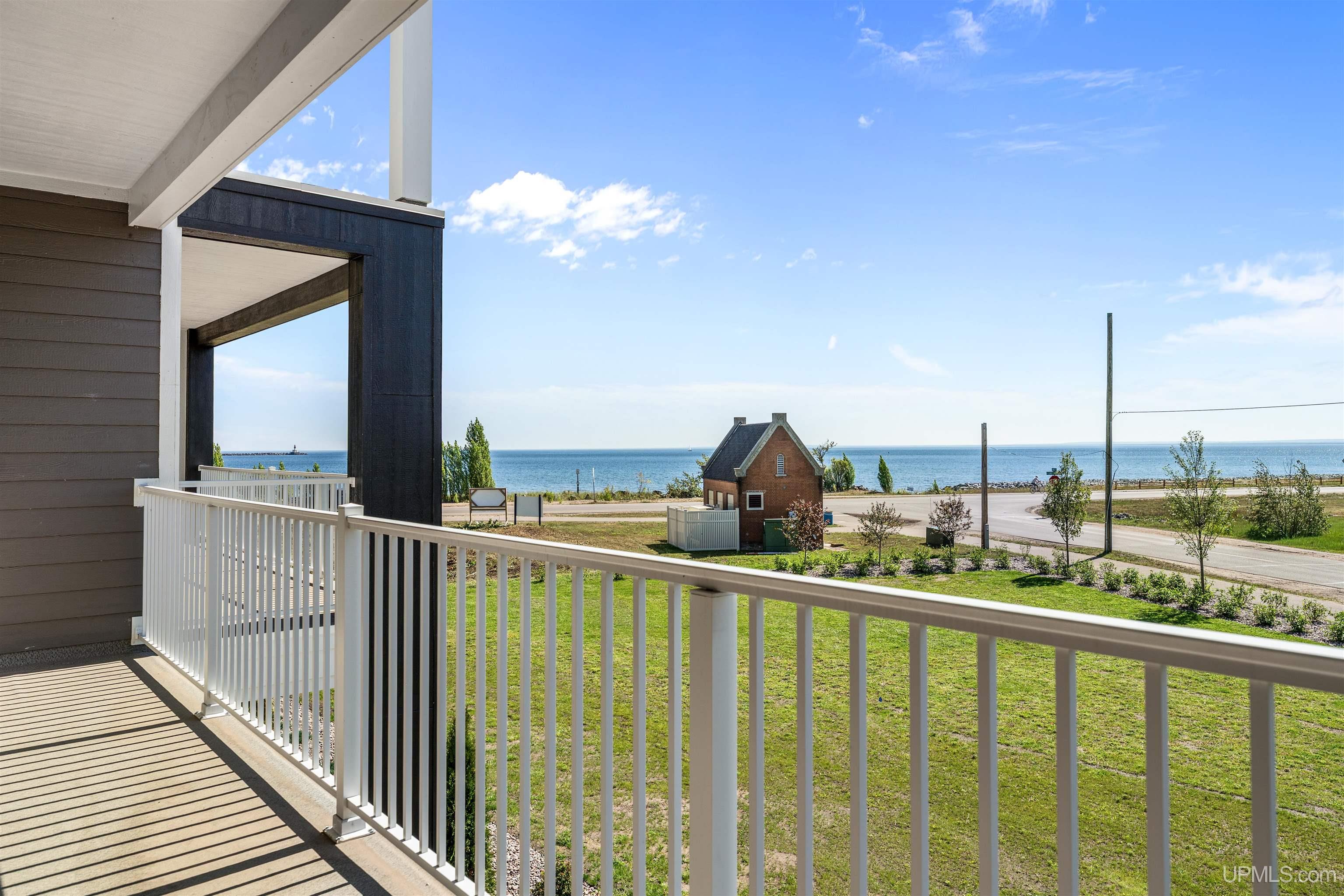 (unit 16) -2401 N Lakeshore Boulevard Property Photo 14