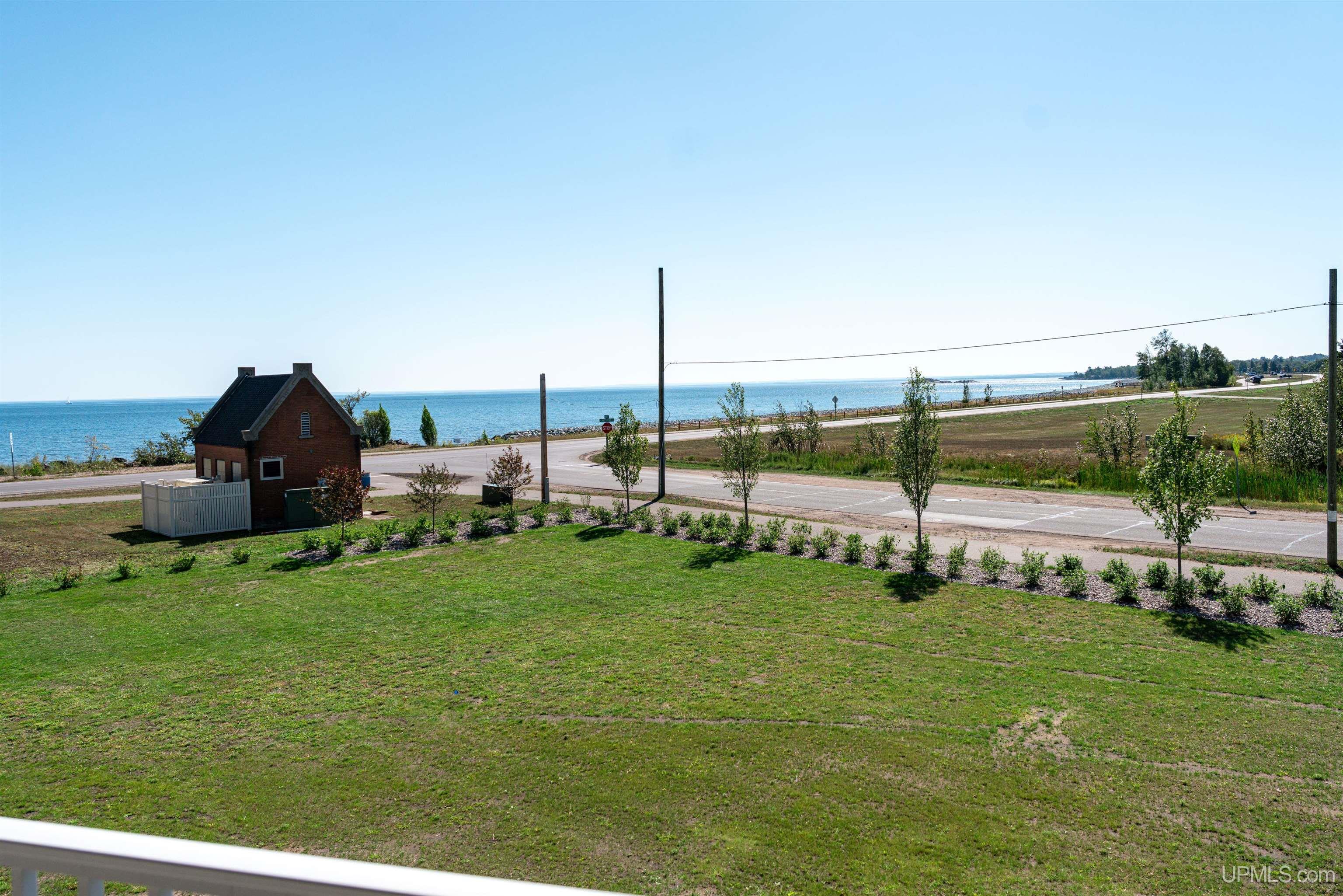 (unit 16) -2401 N Lakeshore Boulevard Property Photo 26