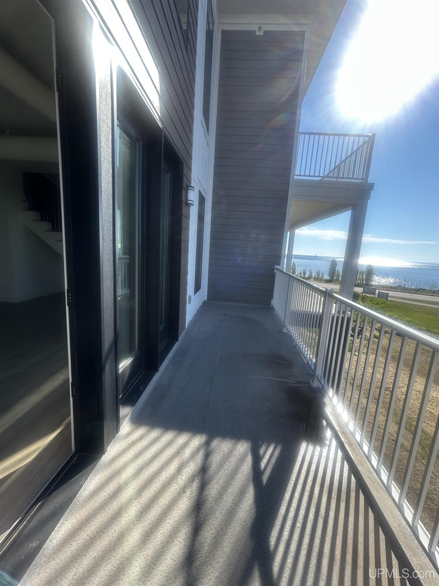 (unit 18) -2401 N Lakeshore Boulevard Property Photo 5