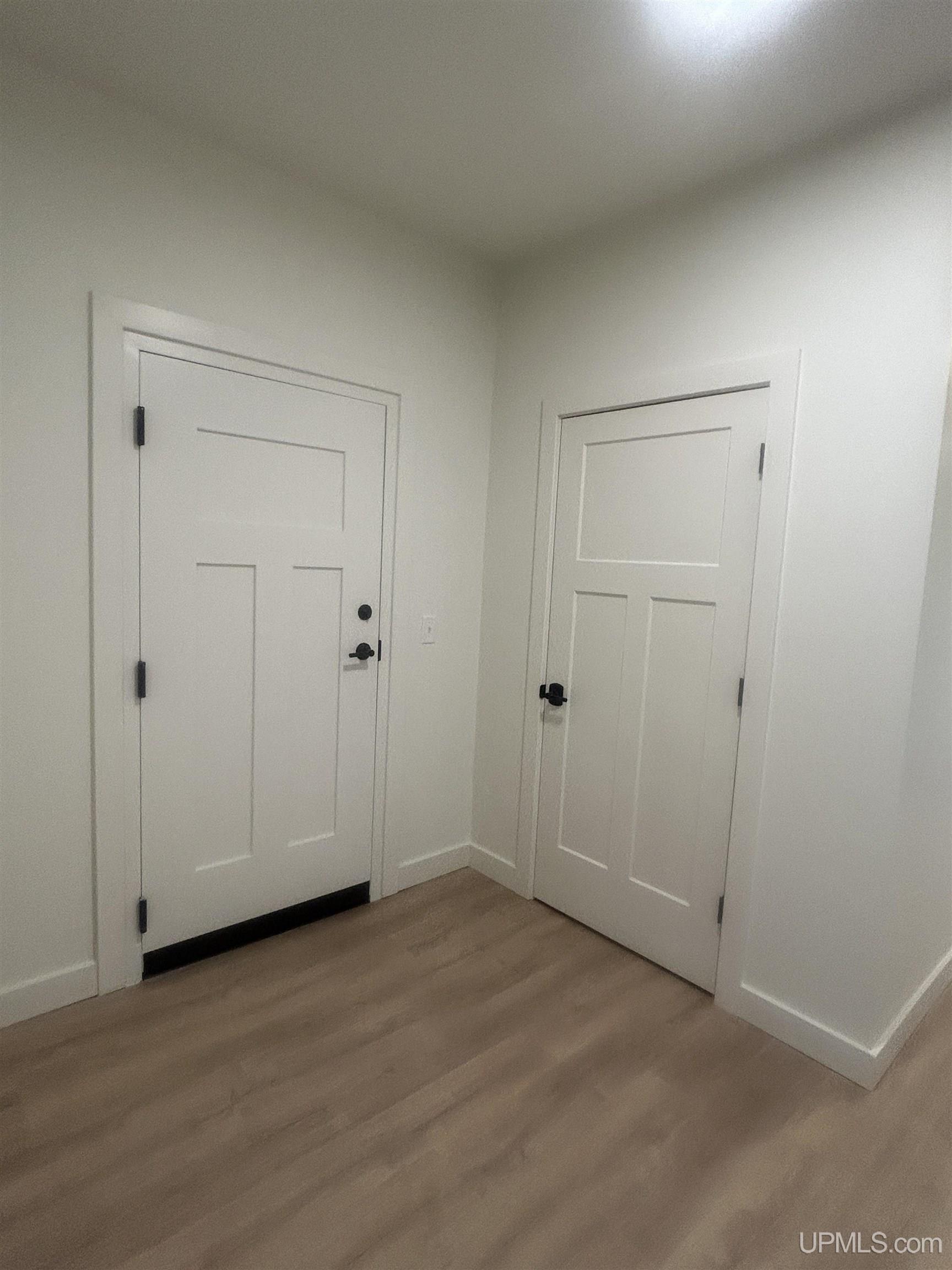 (unit 18) -2401 N Lakeshore Boulevard Property Photo 17