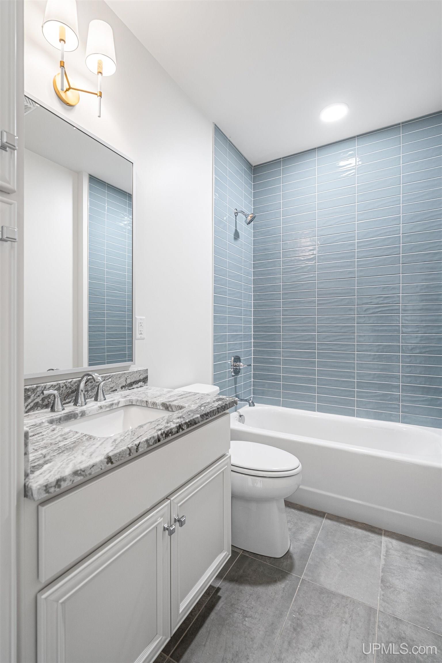 (unit 19) -2401 N Lakeshore Boulevard Property Photo 17