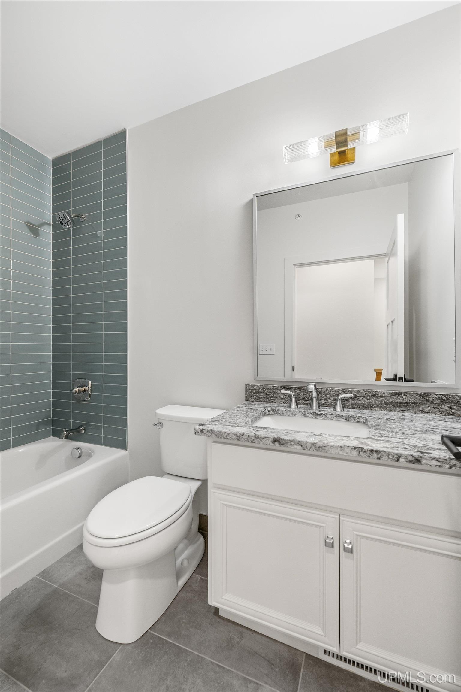 (unit 22) -2401 N Lakeshore Boulevard Property Photo 31