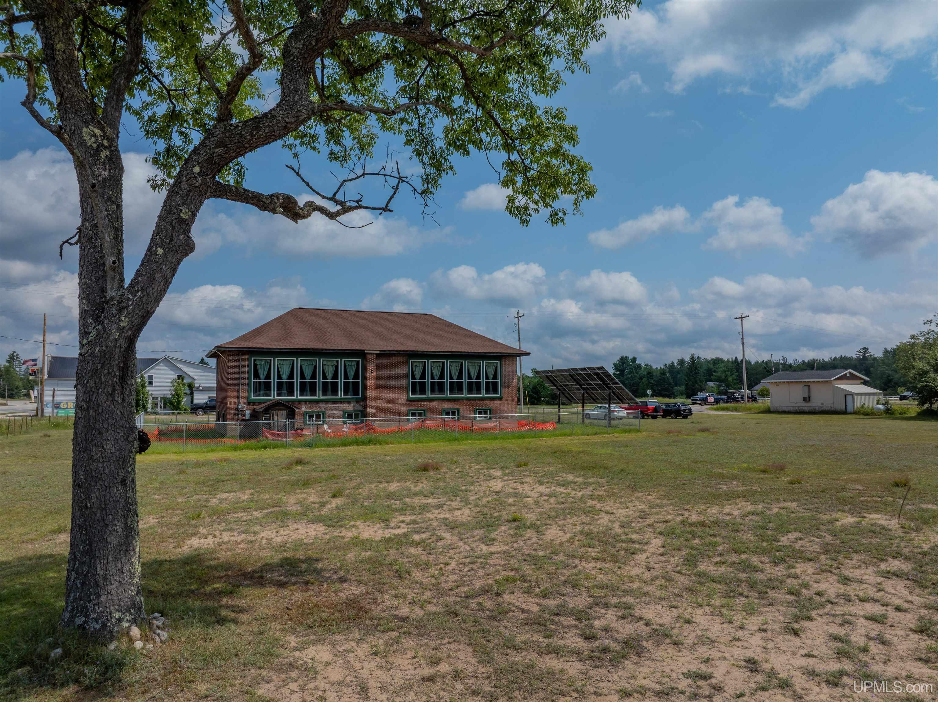 N5319 M28-m94 Highway Property Photo 8