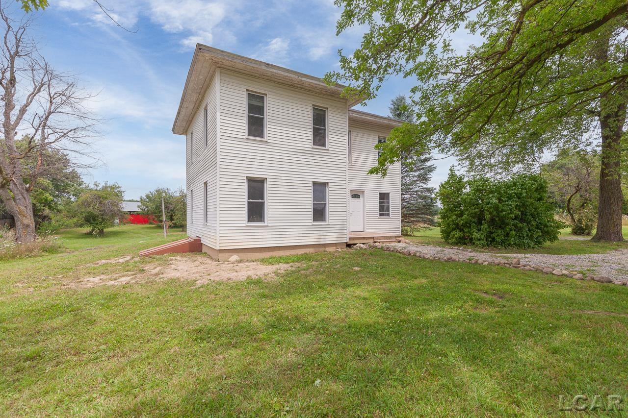 9024 W Carleton Road Property Photo 1
