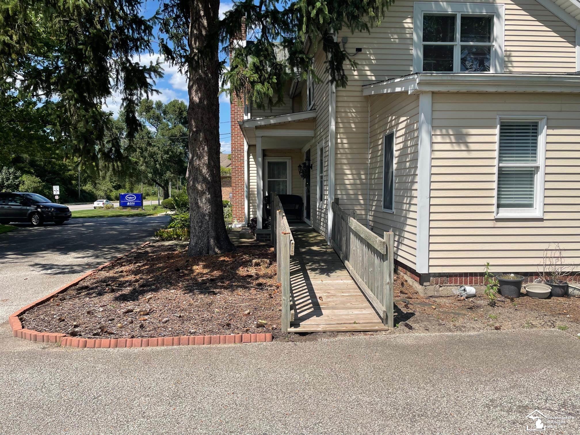 7008 Lewis Avenue Property Photo 4