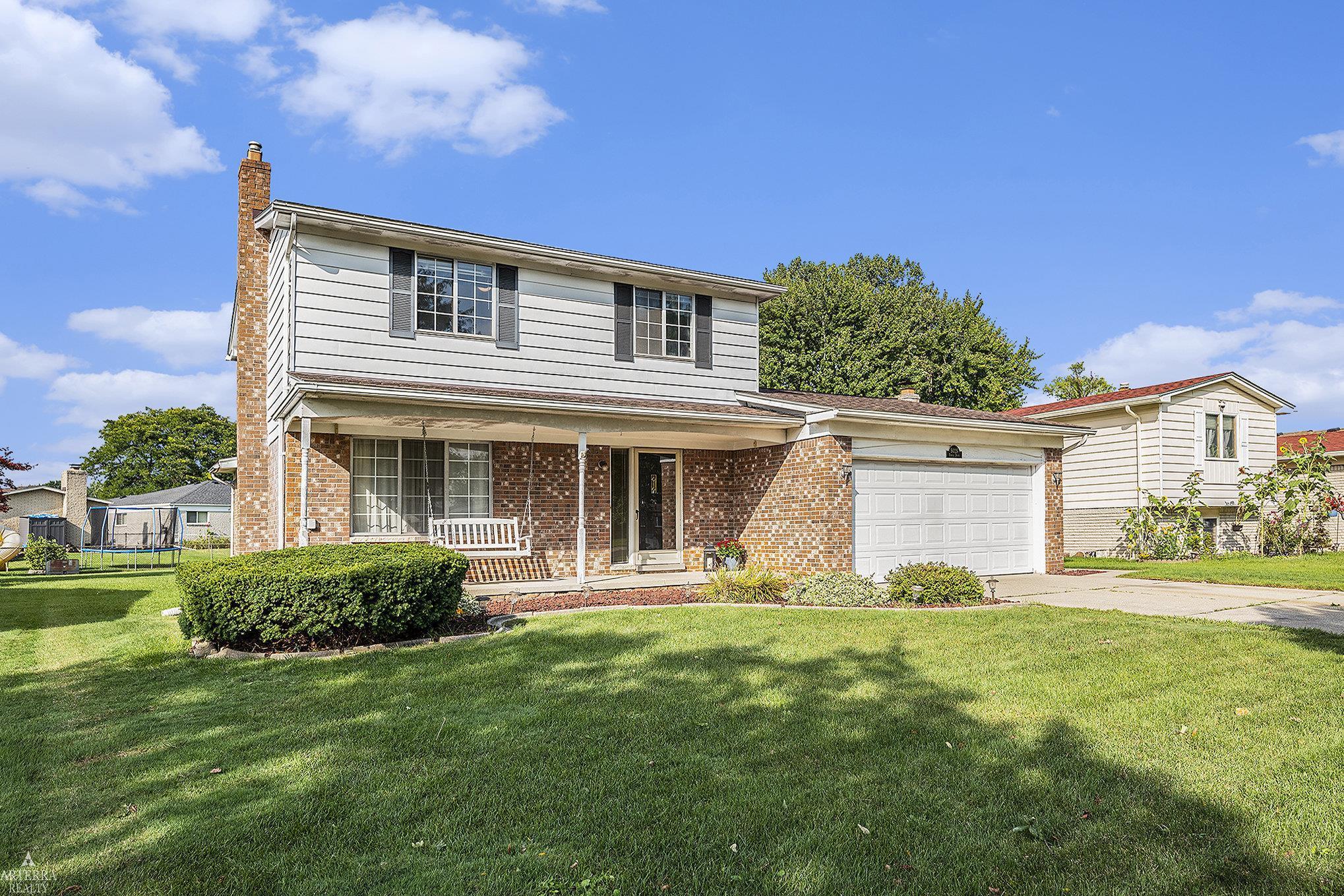5025 Temple Drive Property Photo 1