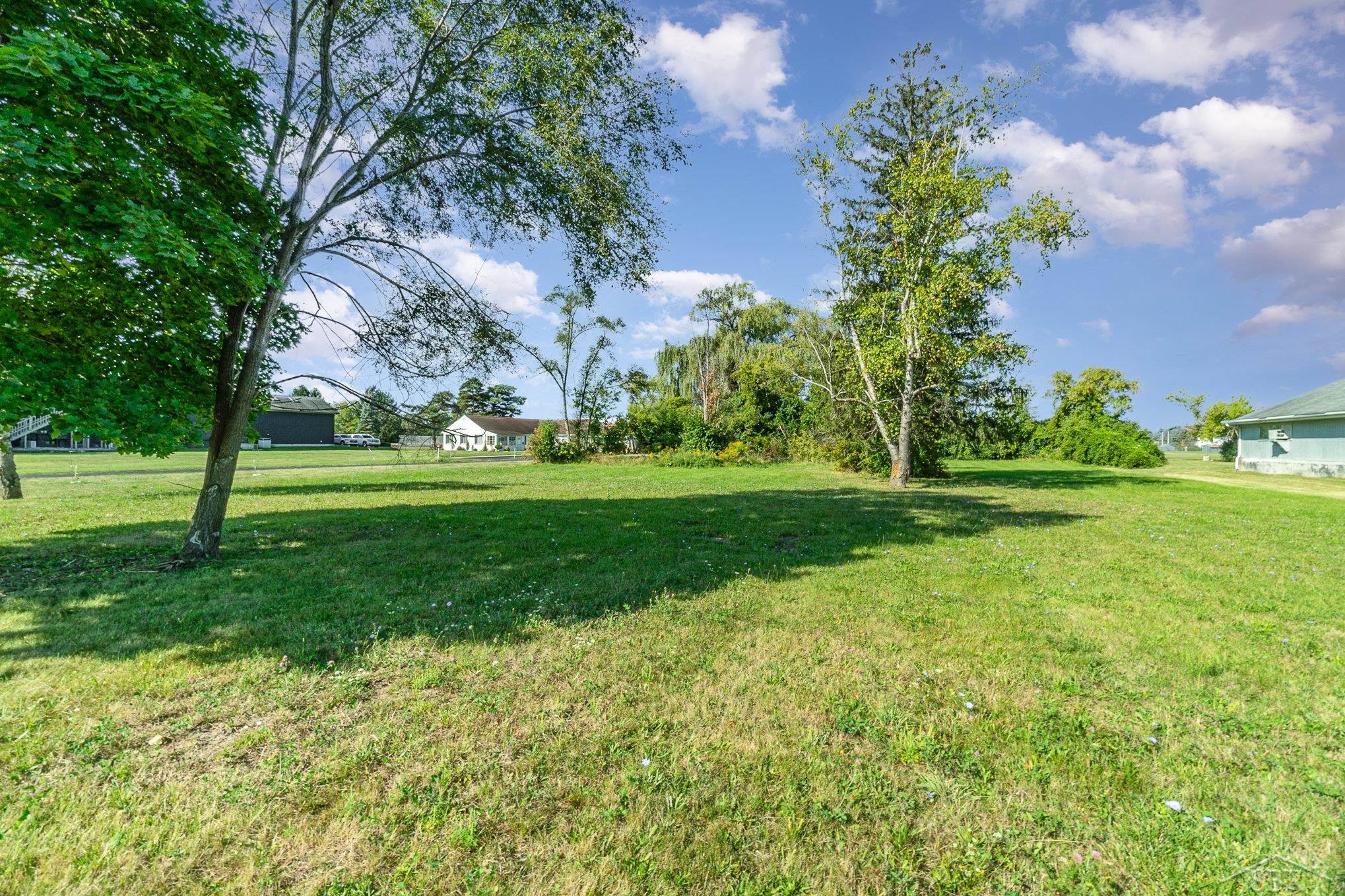 765 N Center Road Property Photo 5