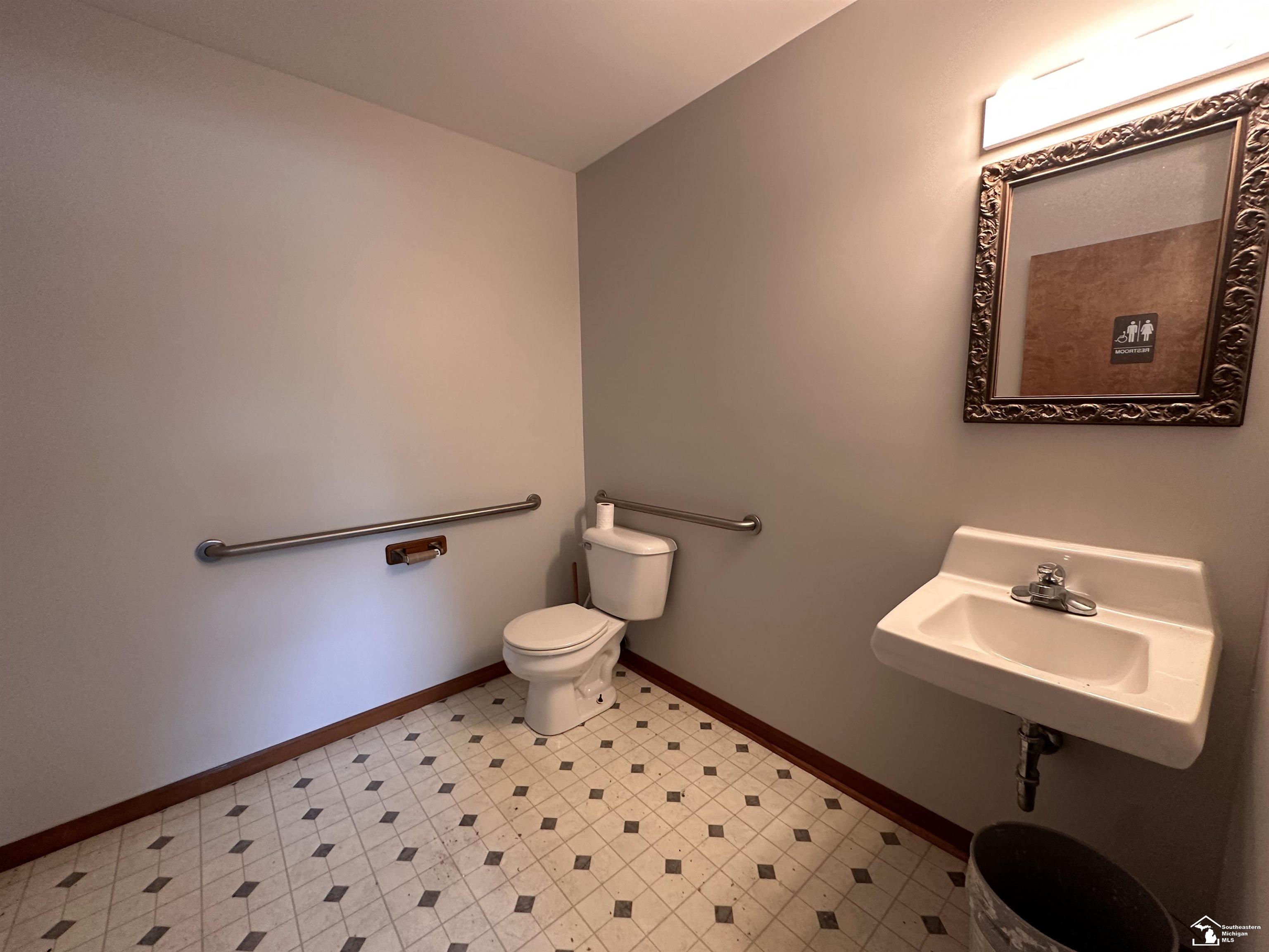 7521 N Telegraph Road Property Photo 8