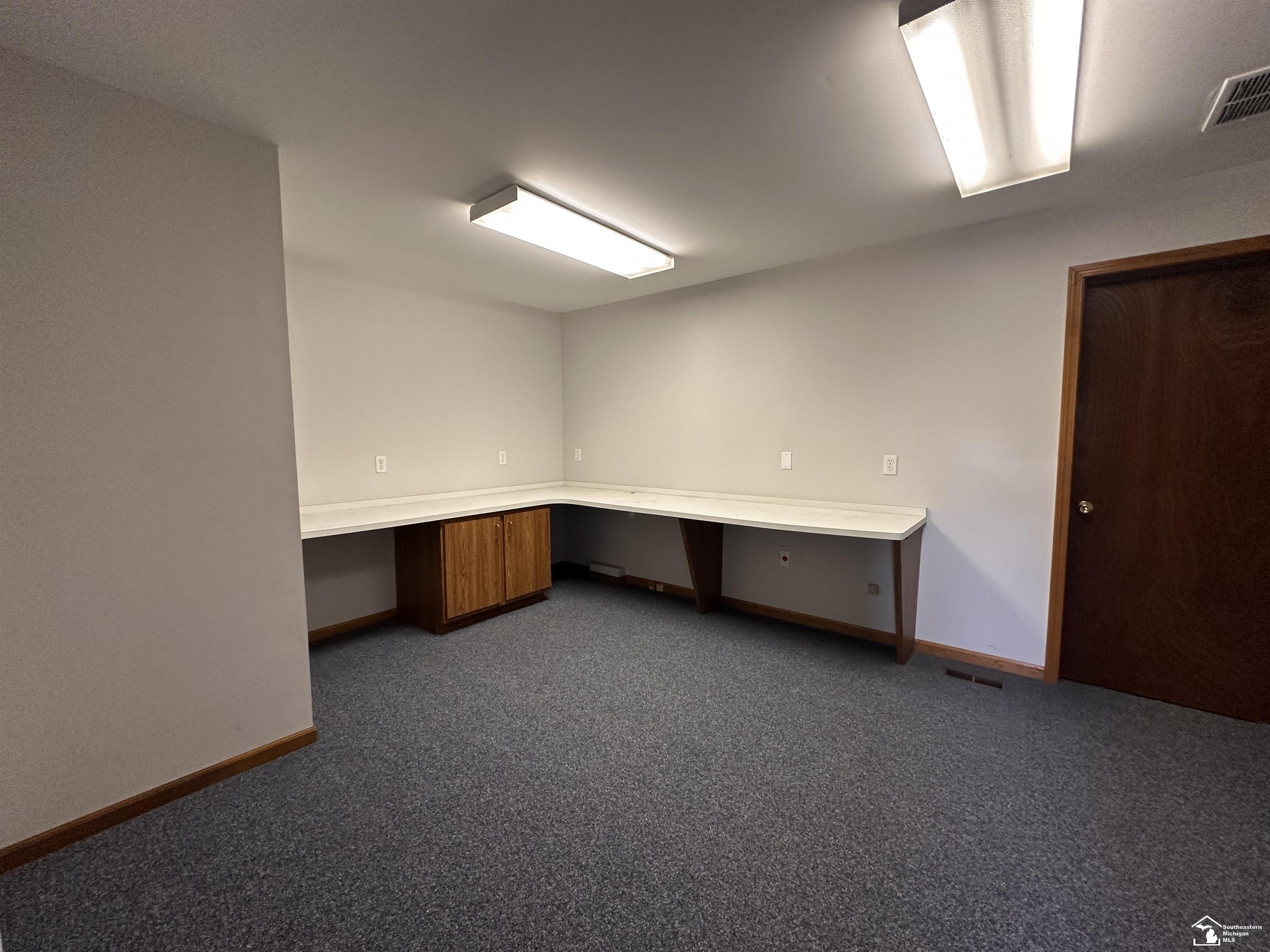 7521 N Telegraph Road Property Photo 10