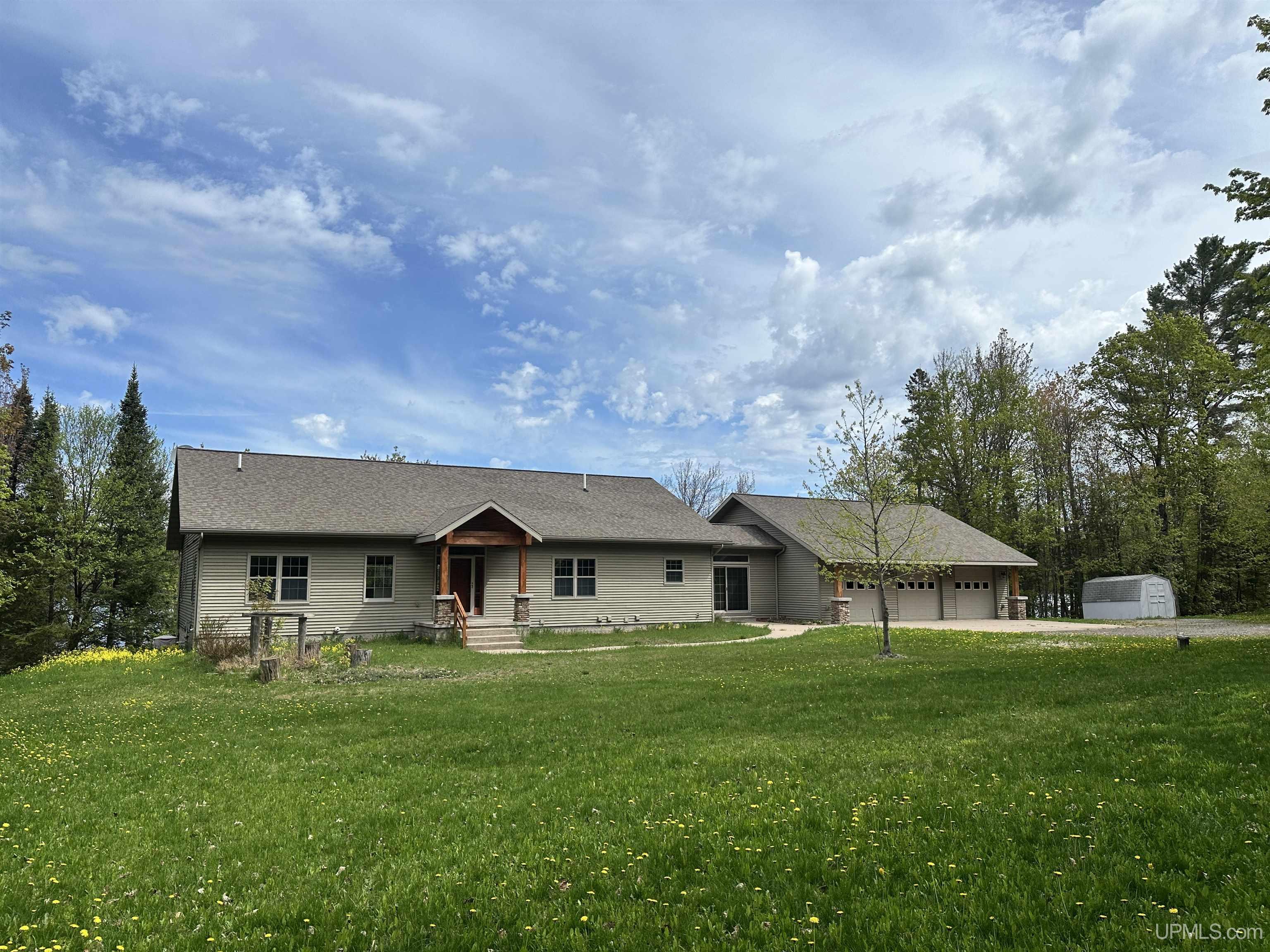 23 Chipman Drive Property Photo 1