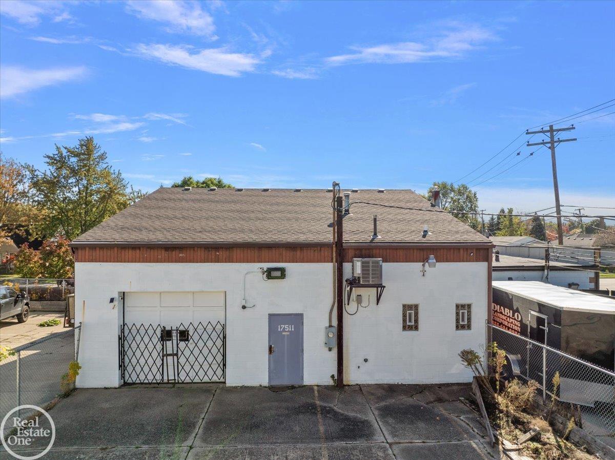 17511 Stephens Drive Property Photo 3