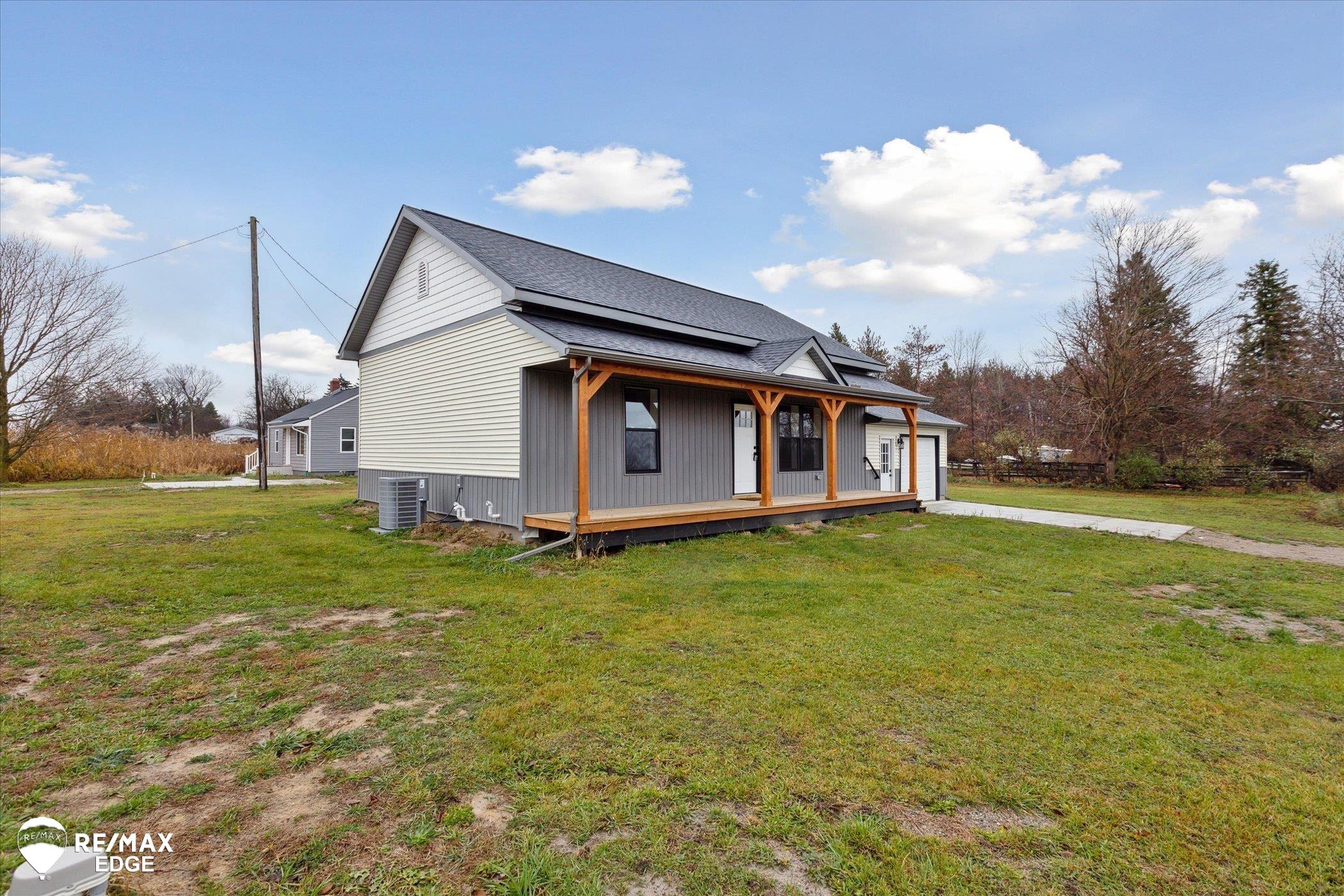 3895 Levalley Road Property Photo 2