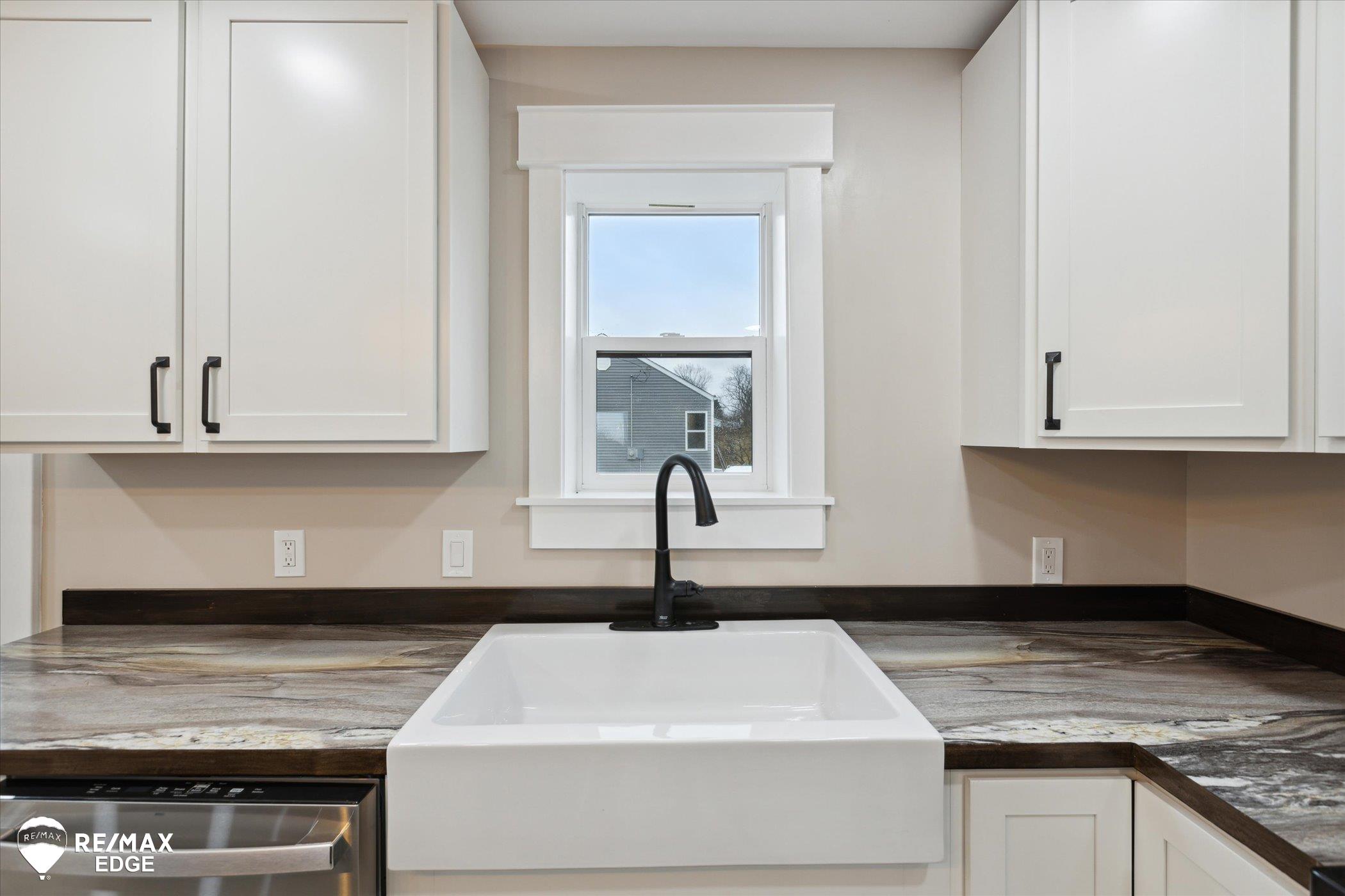 3895 Levalley Road Property Photo 12