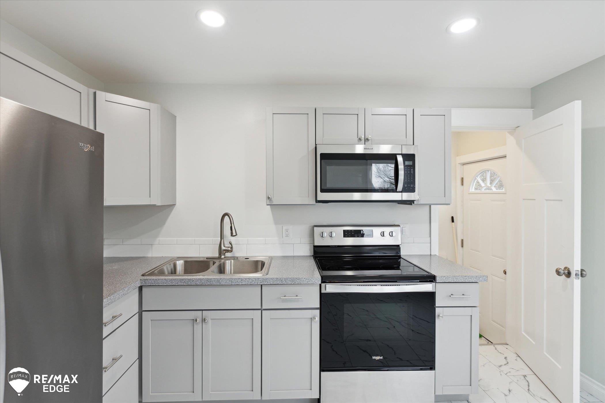 3895 Levalley Road Property Photo 22