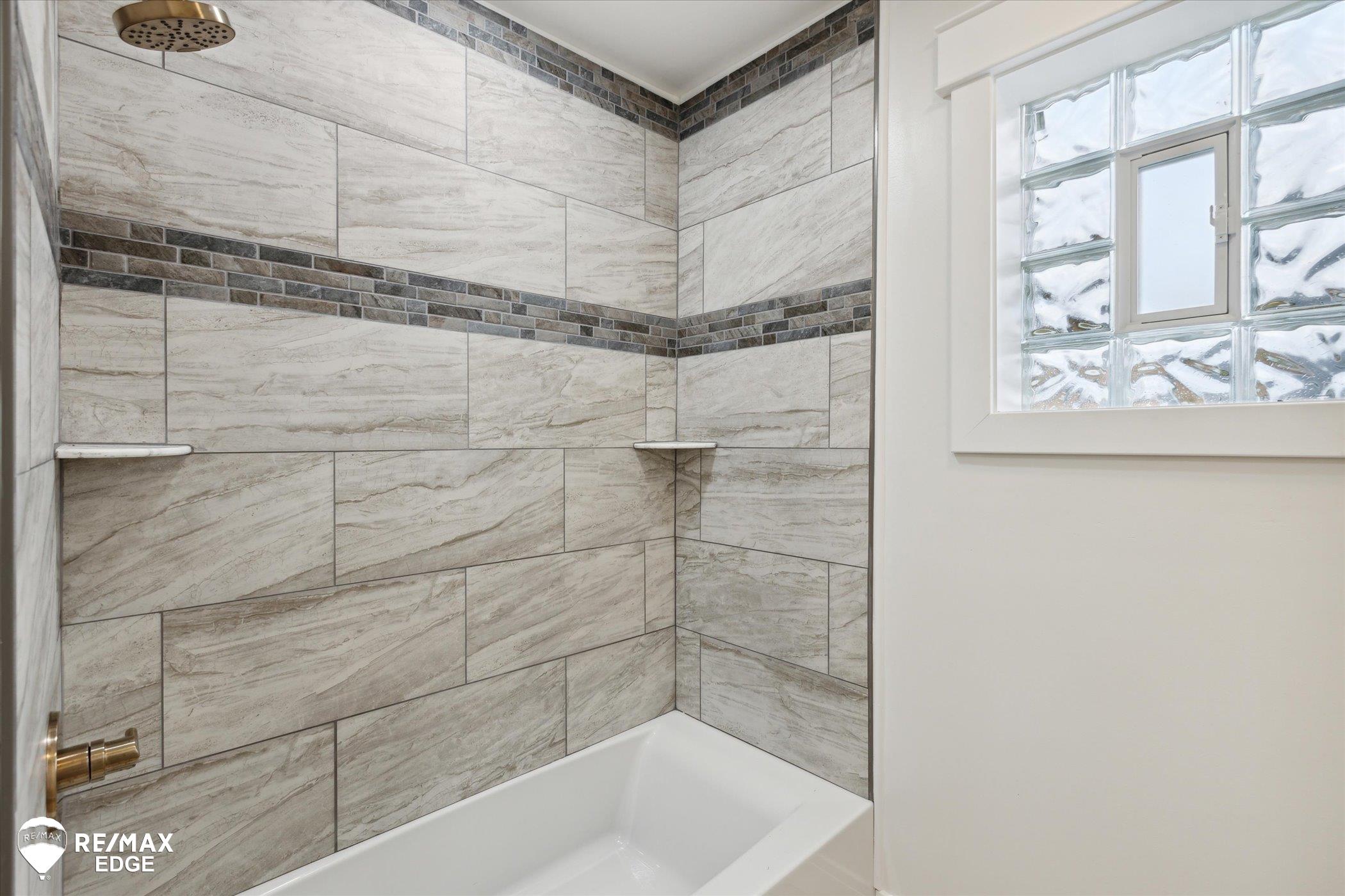 3895 Levalley Road Property Photo 24