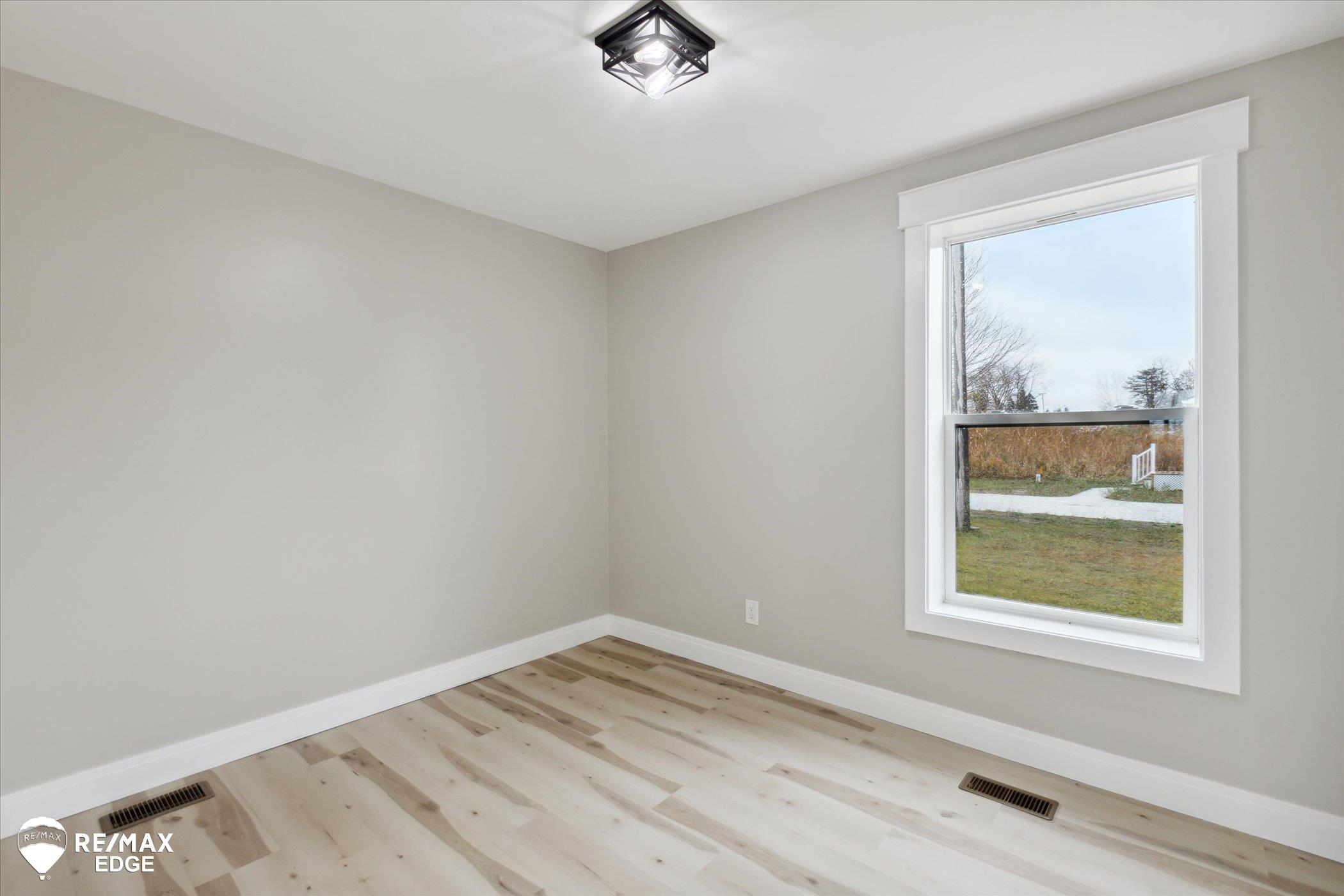 3895 Levalley Road Property Photo 25