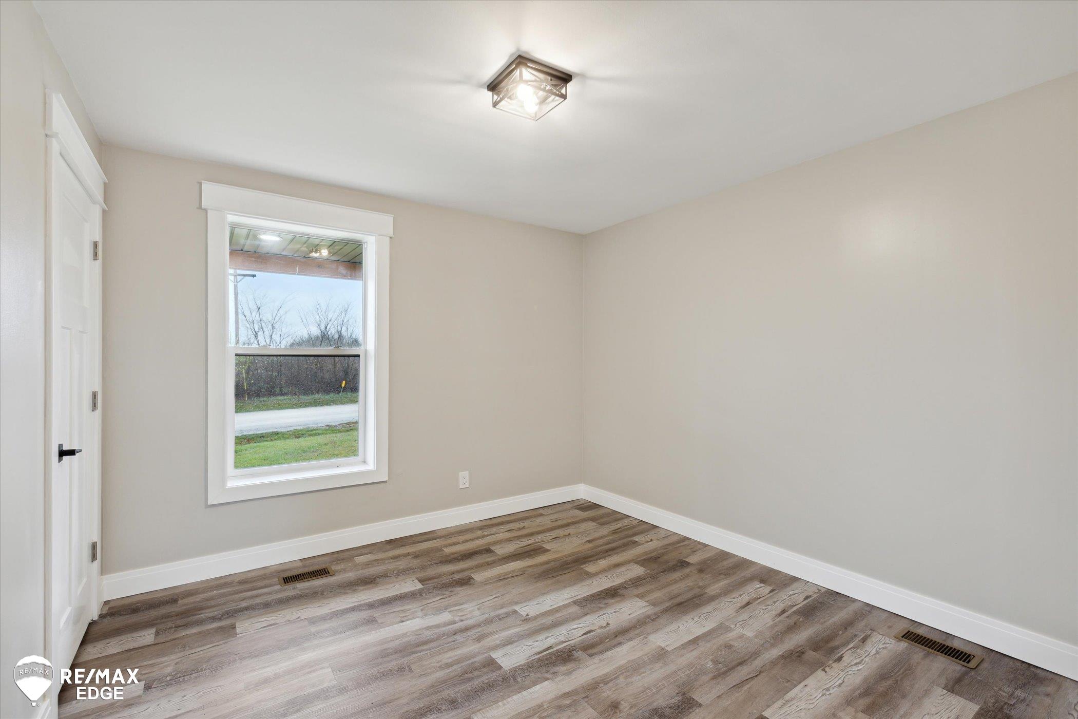 3895 Levalley Road Property Photo 27