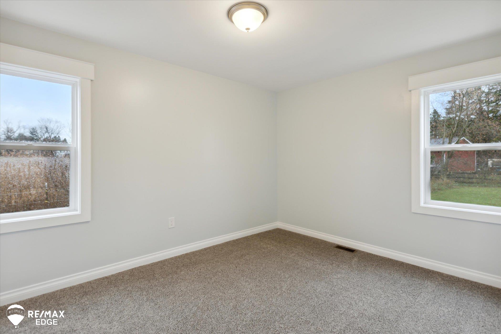 3895 Levalley Road Property Photo 32