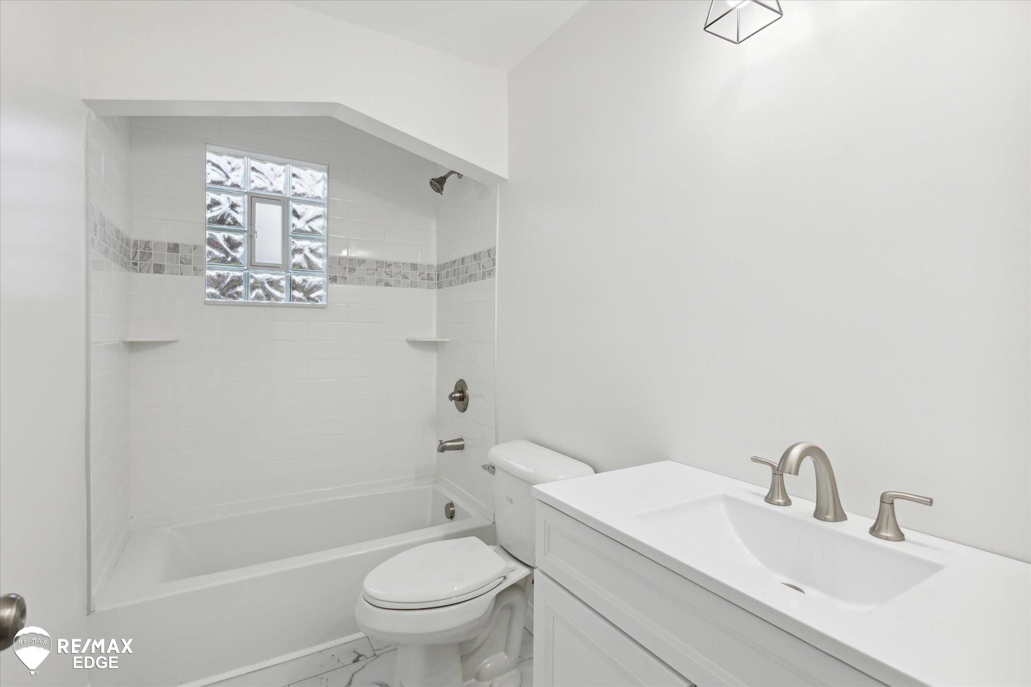 3895 Levalley Road Property Photo 34