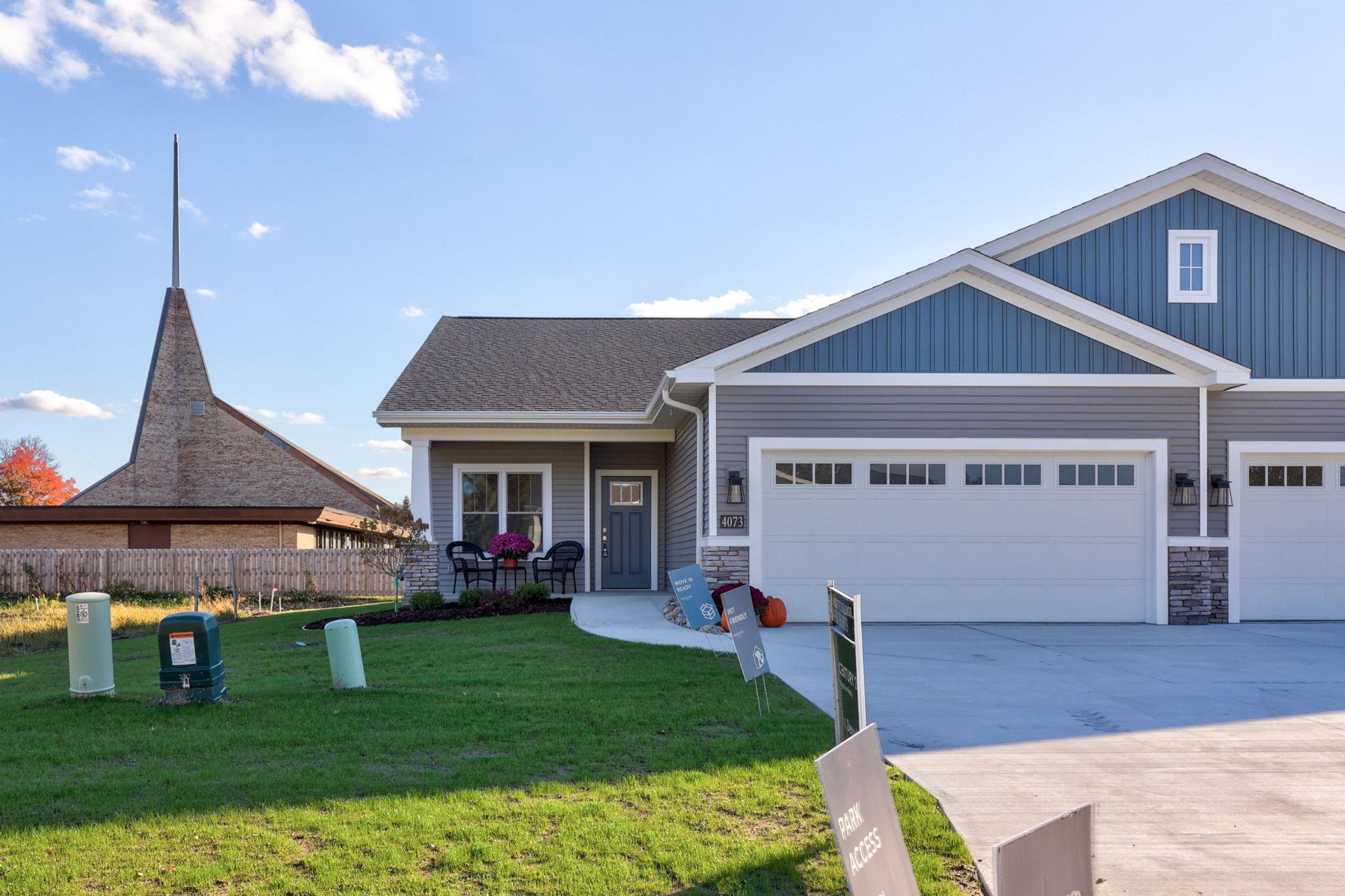 4073 Woodburn Court Property Photo 2