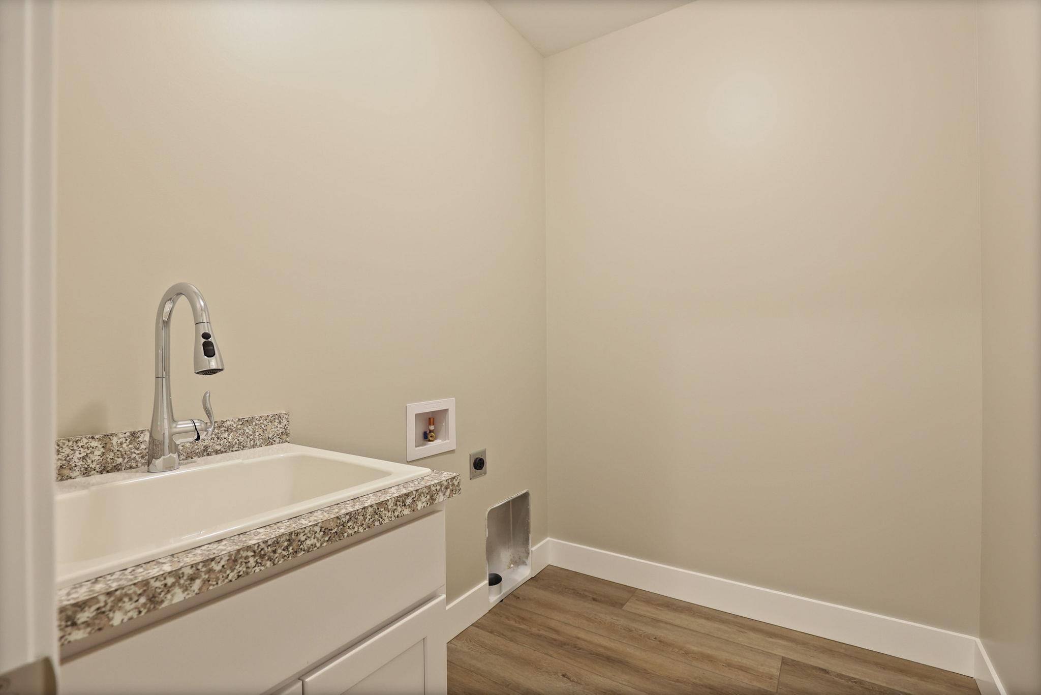 4073 Woodburn Court Property Photo 36