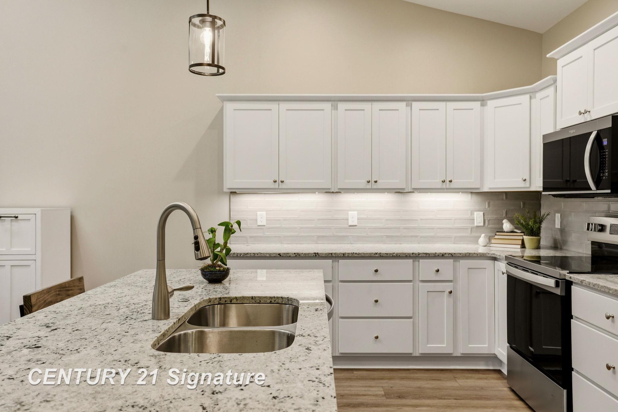 4073 Woodburn Court Property Photo 15