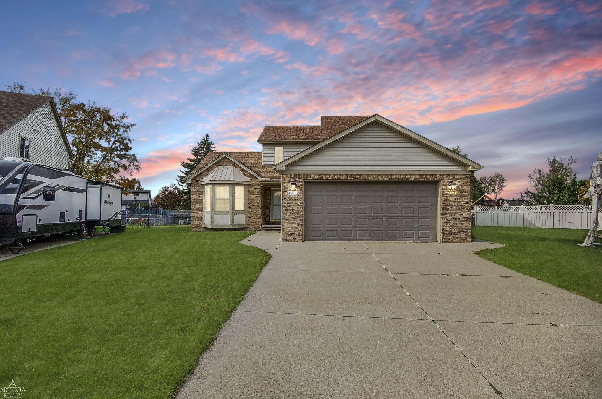 49251 Pine Glen Drive Property Photo 1