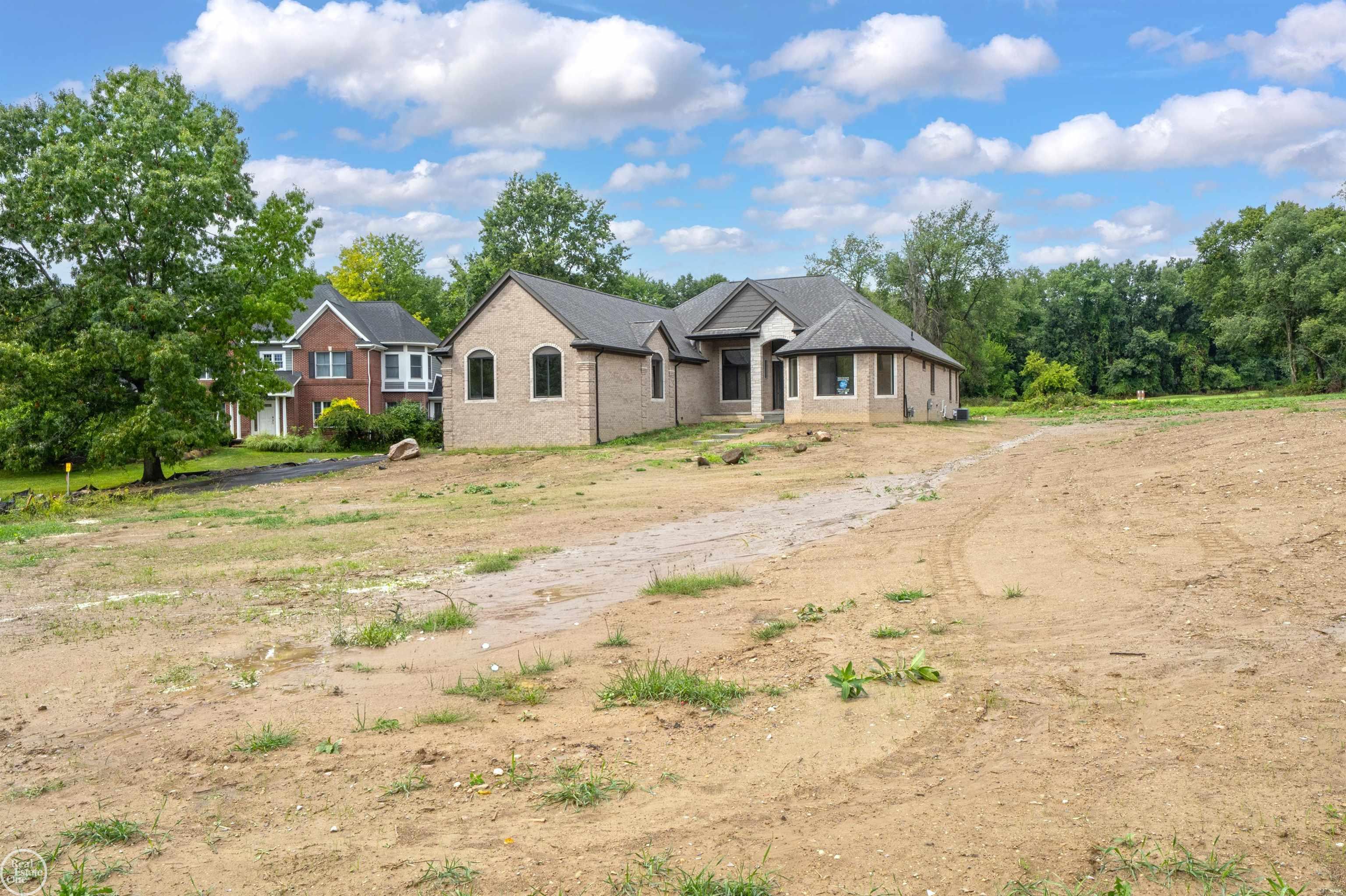 854 Hemlock Drive Property Photo 2