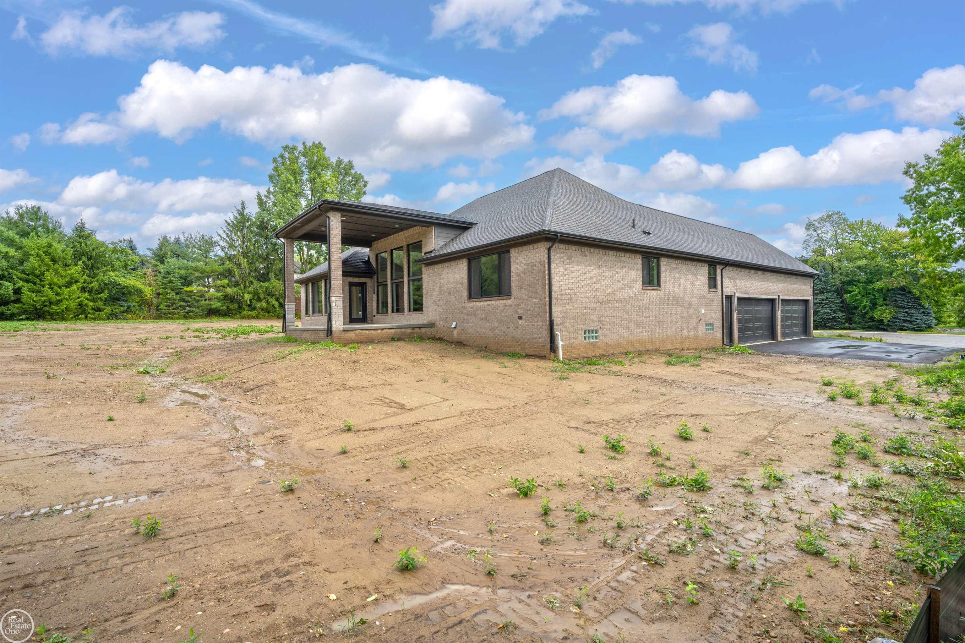 854 Hemlock Drive Property Photo 4