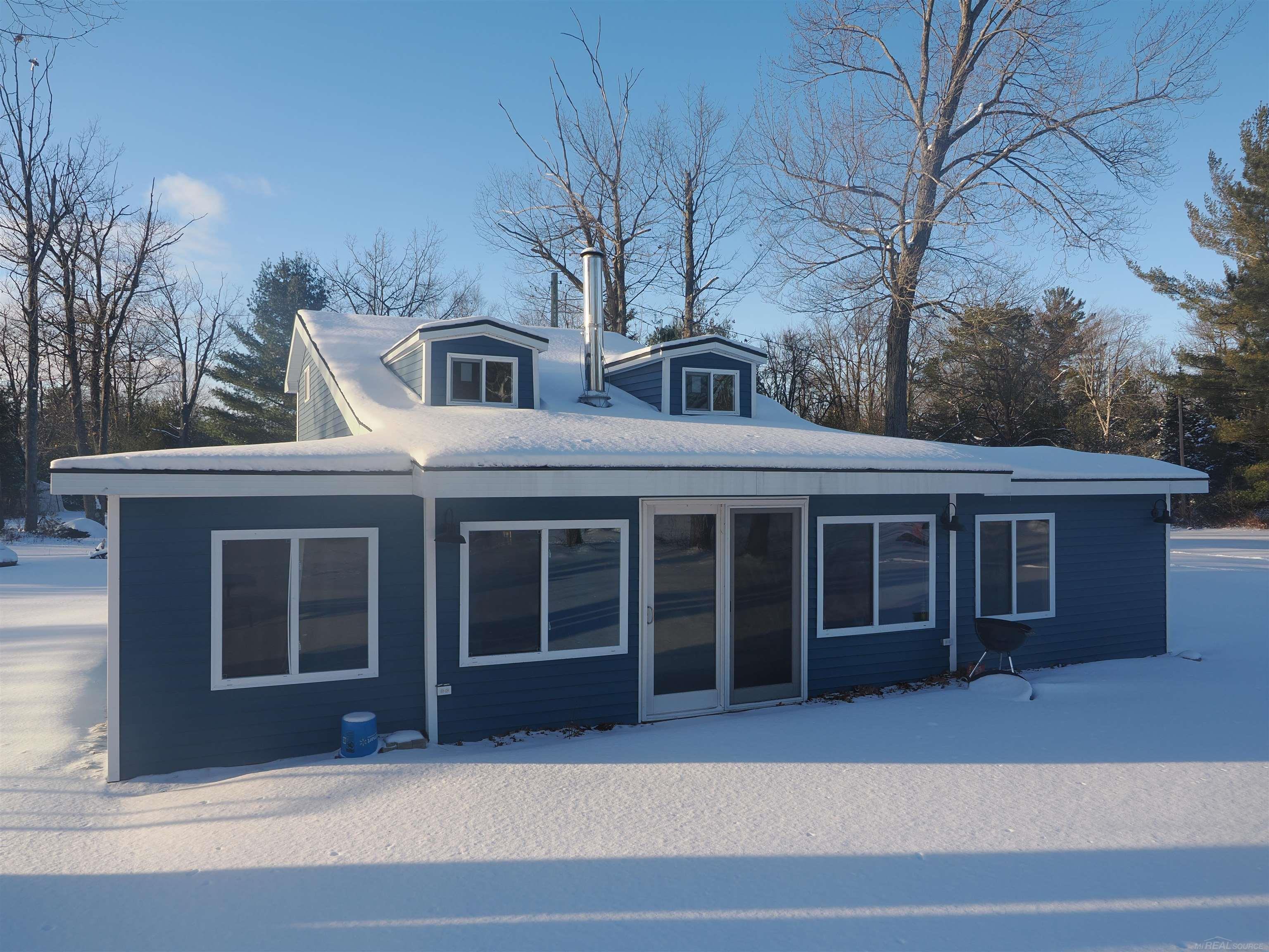4011 Sandall Road Property Photo