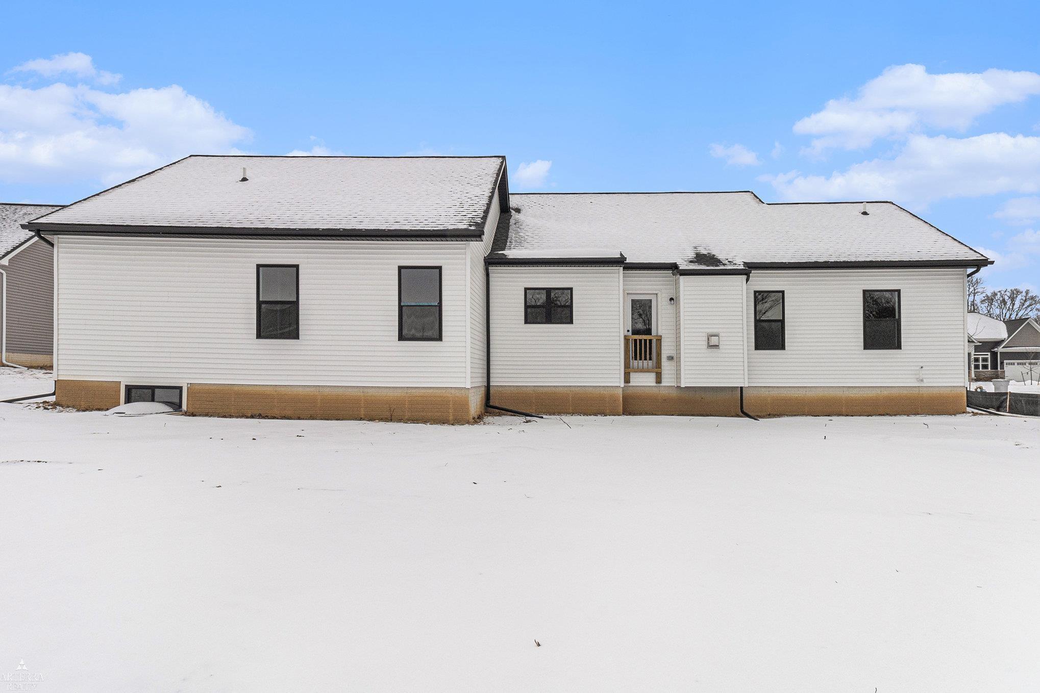 9915 Dovetail Drive Property Photo 6