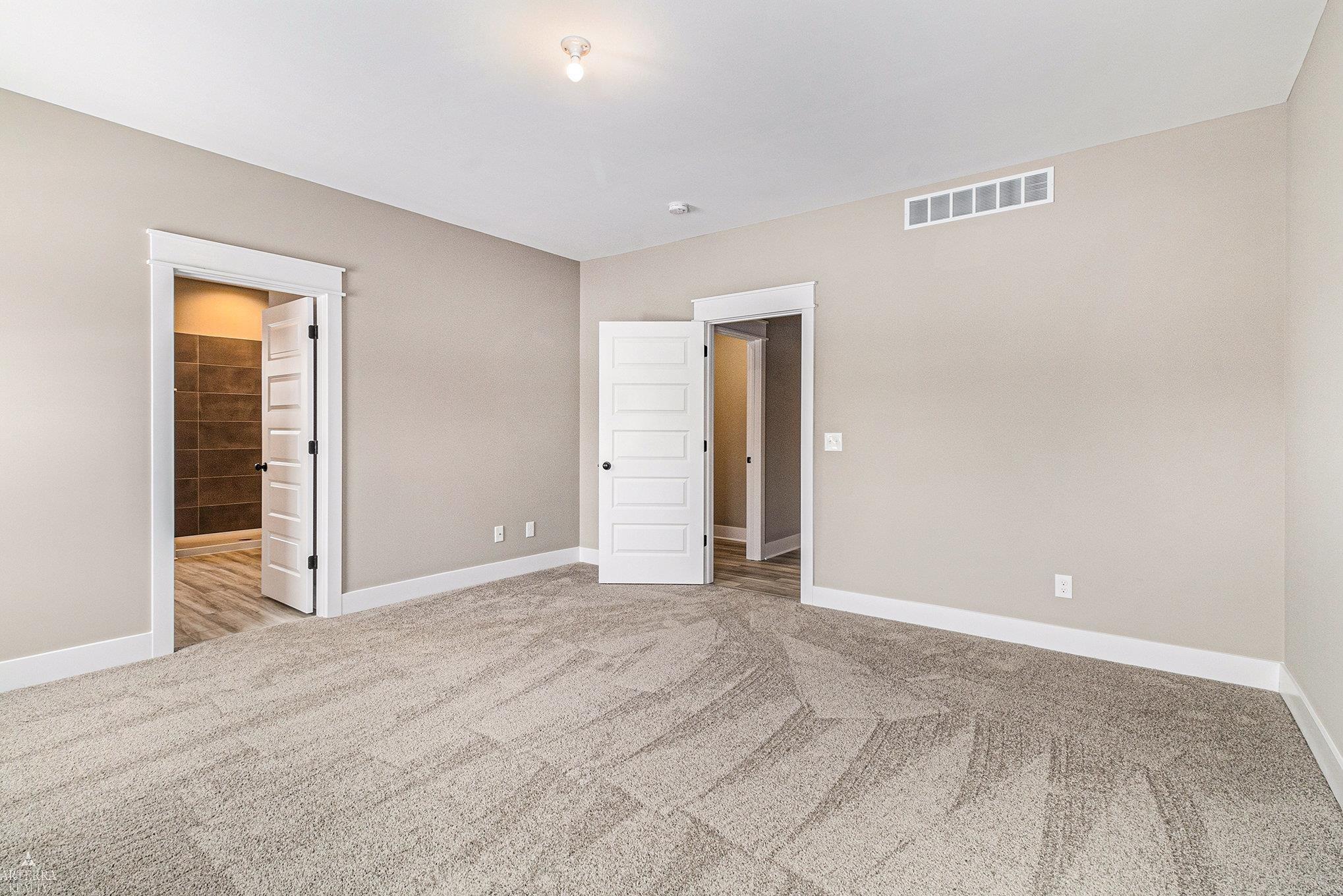 9915 Dovetail Drive Property Photo 16