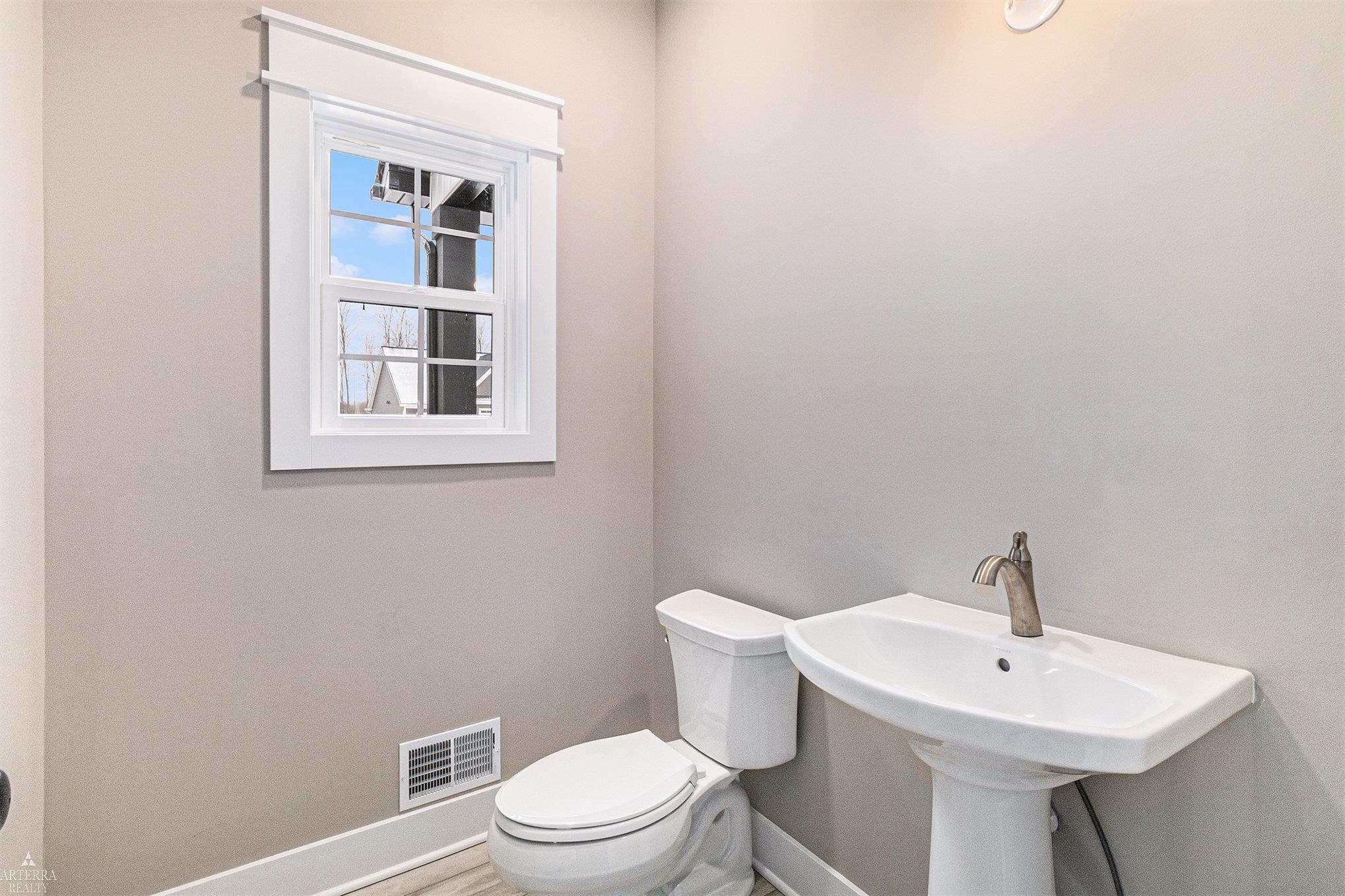9915 Dovetail Drive Property Photo 25