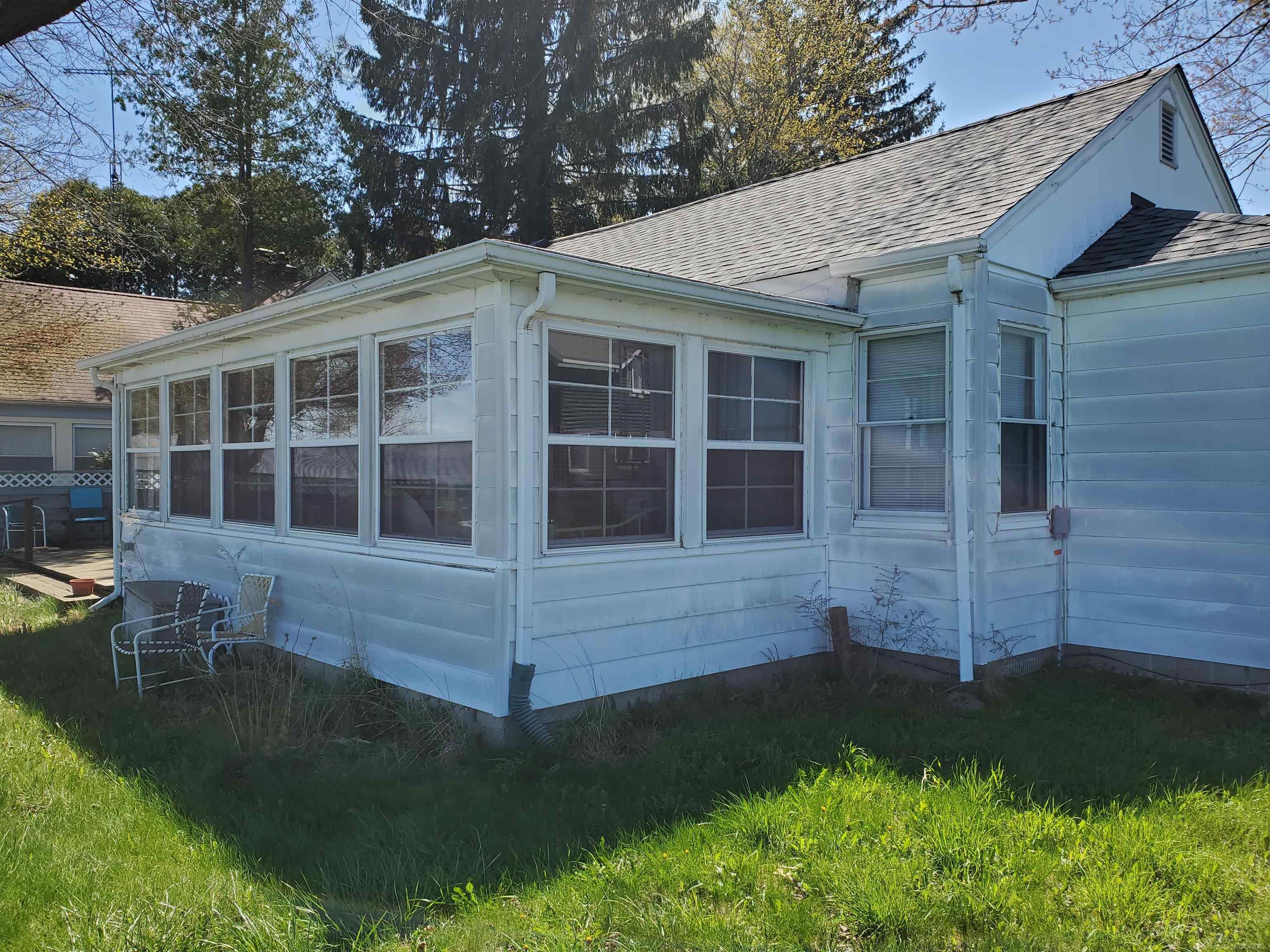 5857 Lakeshore Road Property Photo 2