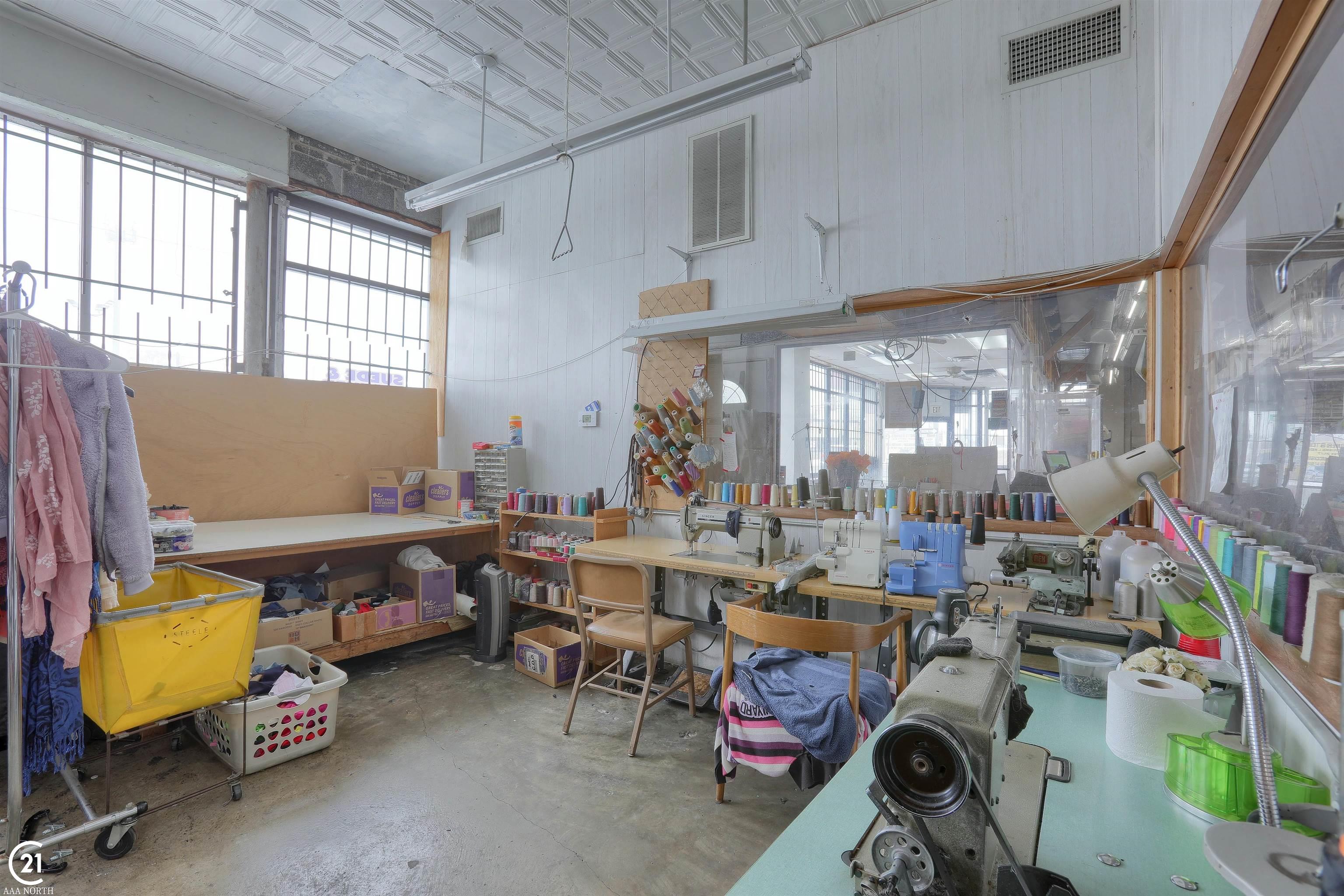 2854 E 7 Mile Road Property Photo 8