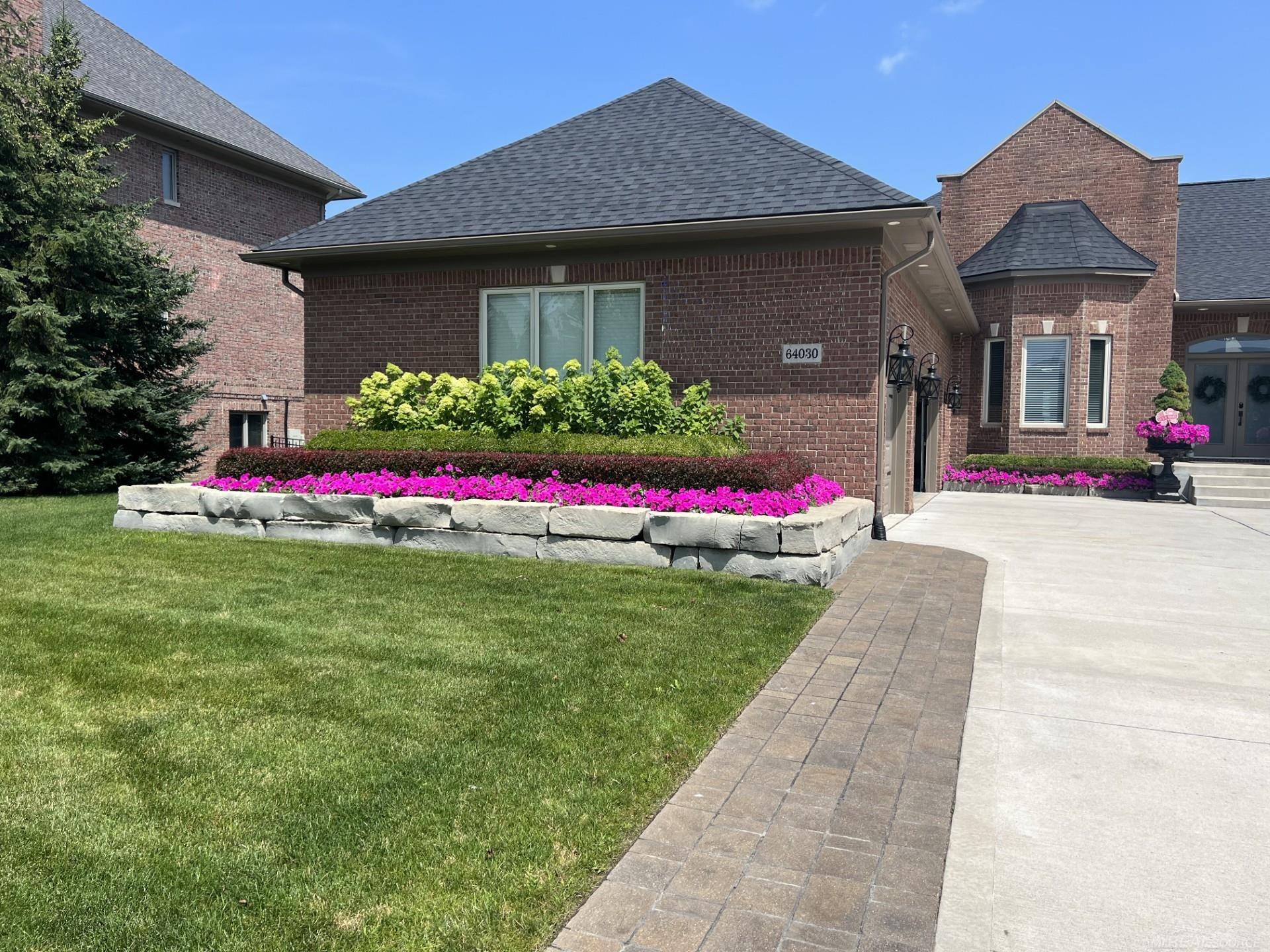 64030 Turnberry Way Common Property Photo 1