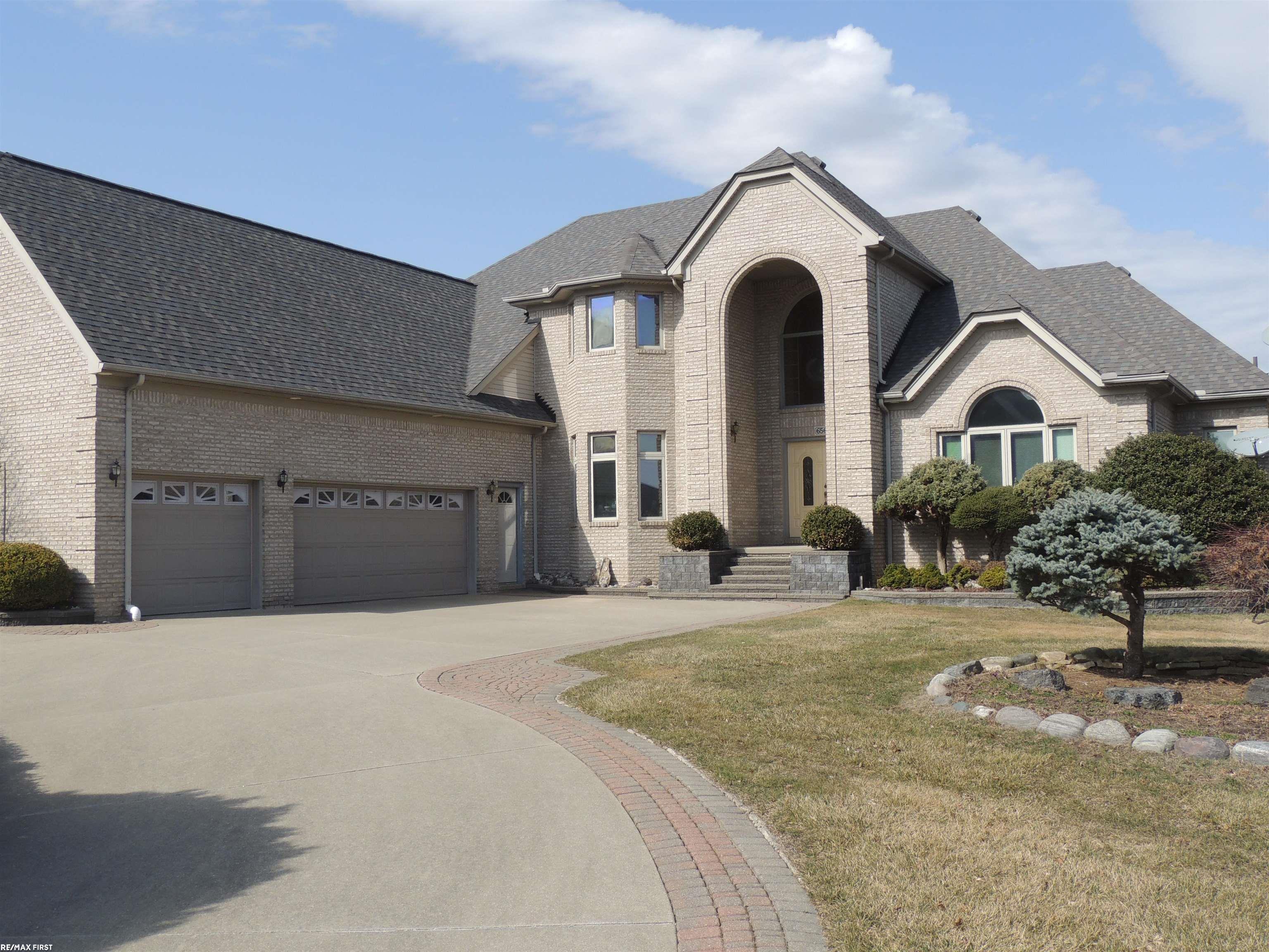 6567 Petko Court Property Photo 2