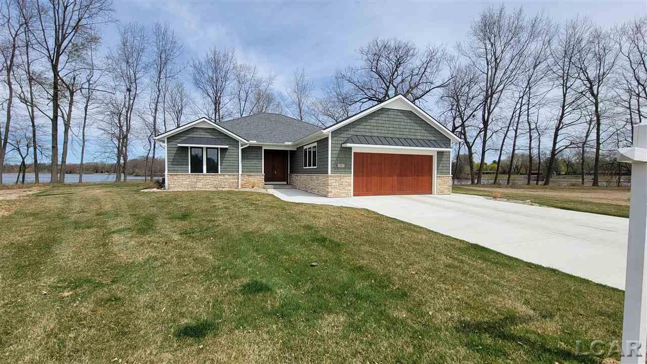 766 Eagle View Point Property Photo 3