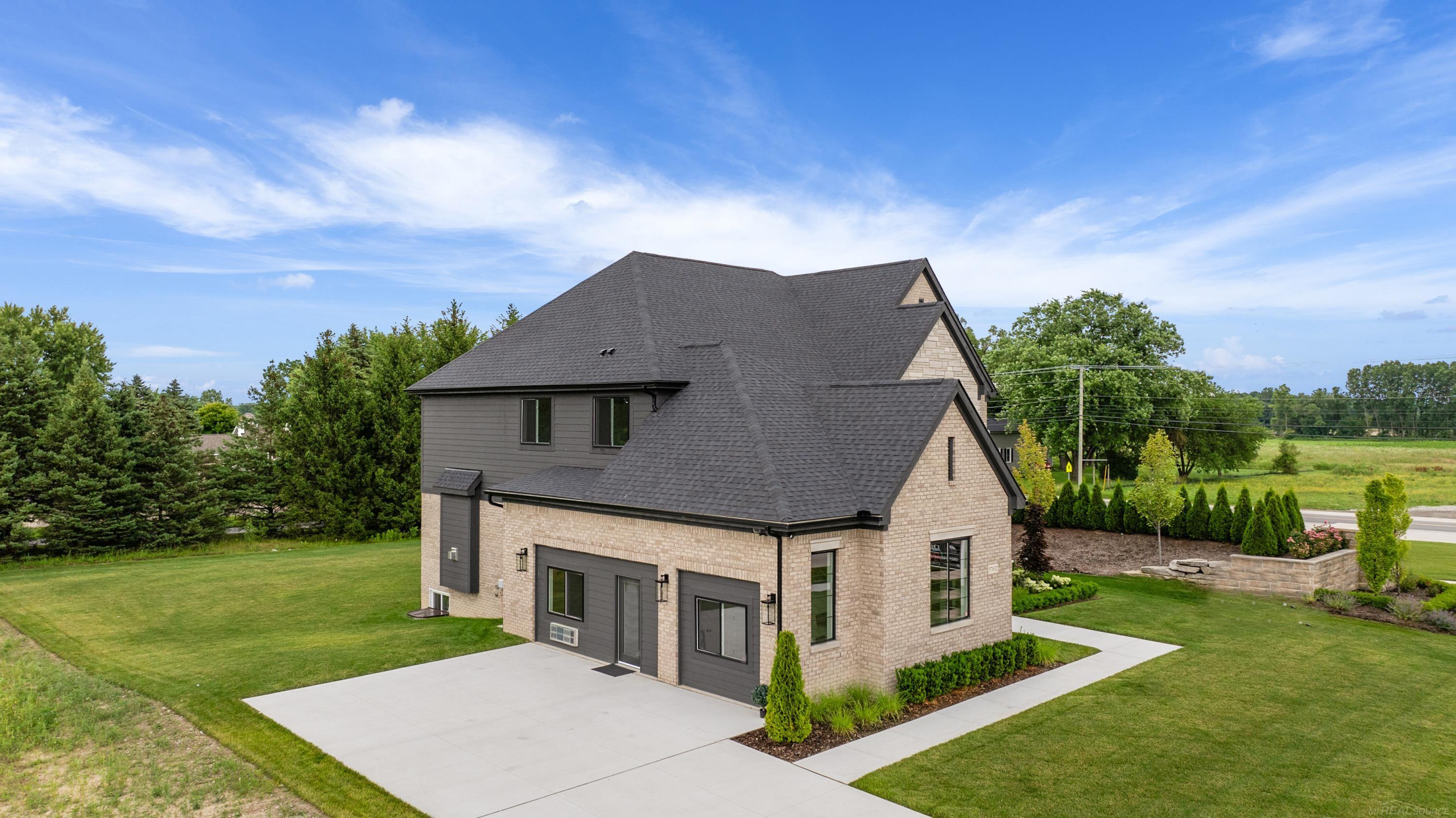 57032 Veridian Boulevard Property Photo 6