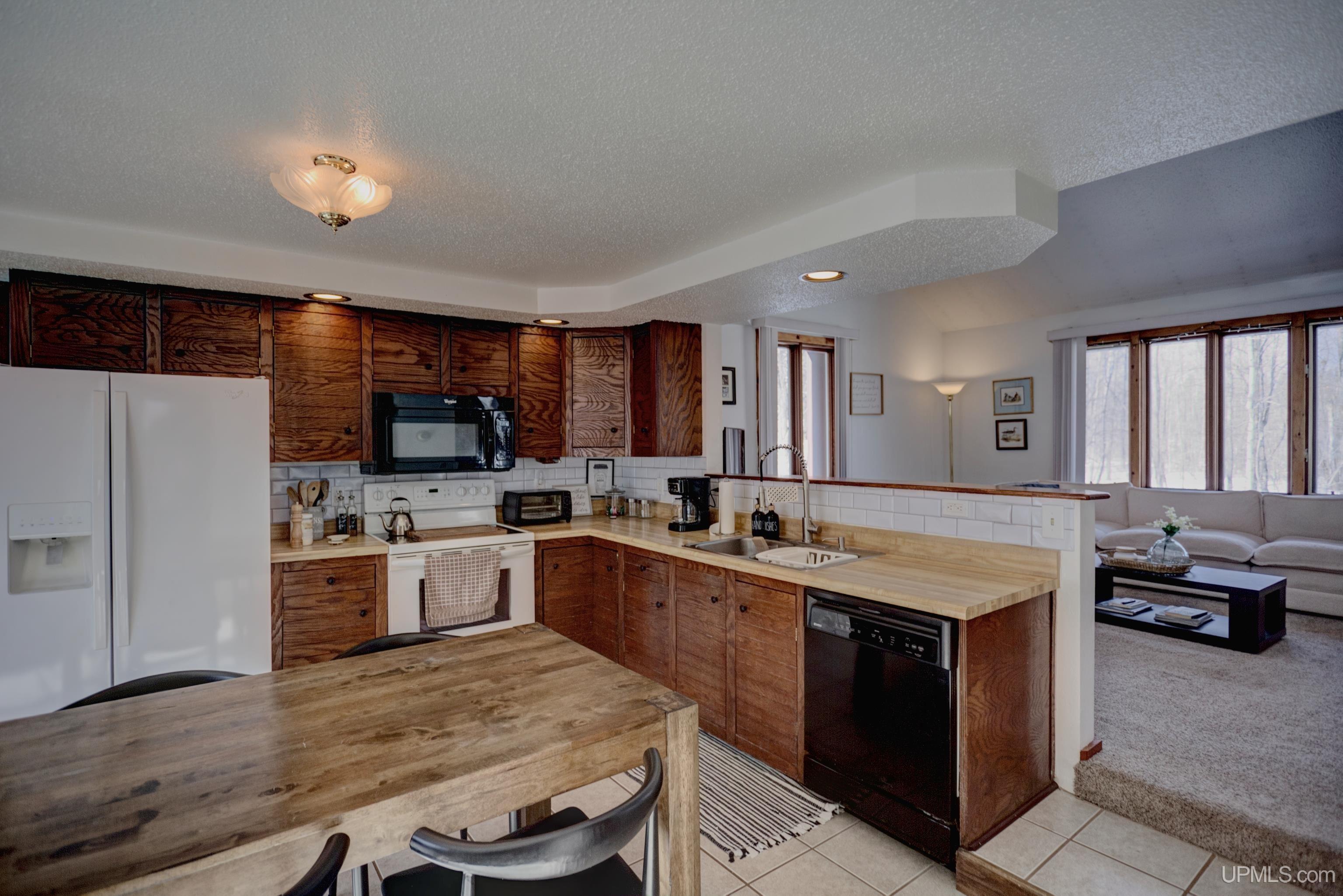 5481 Center Drive Property Photo 11