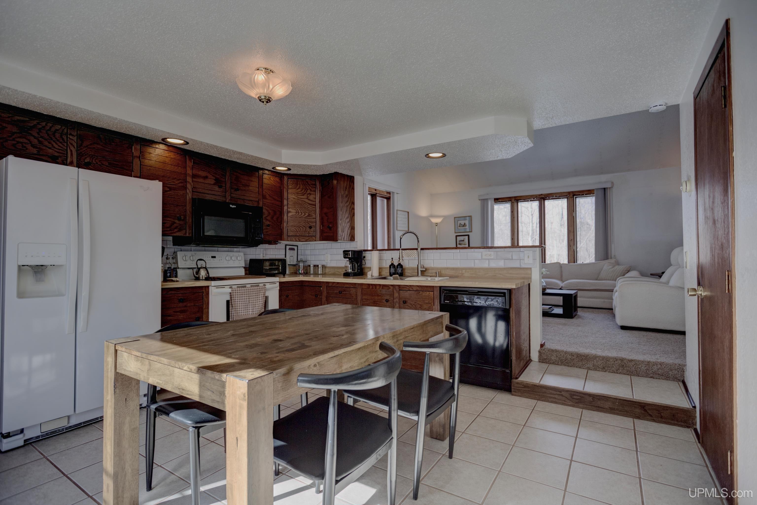5481 Center Drive Property Photo 12