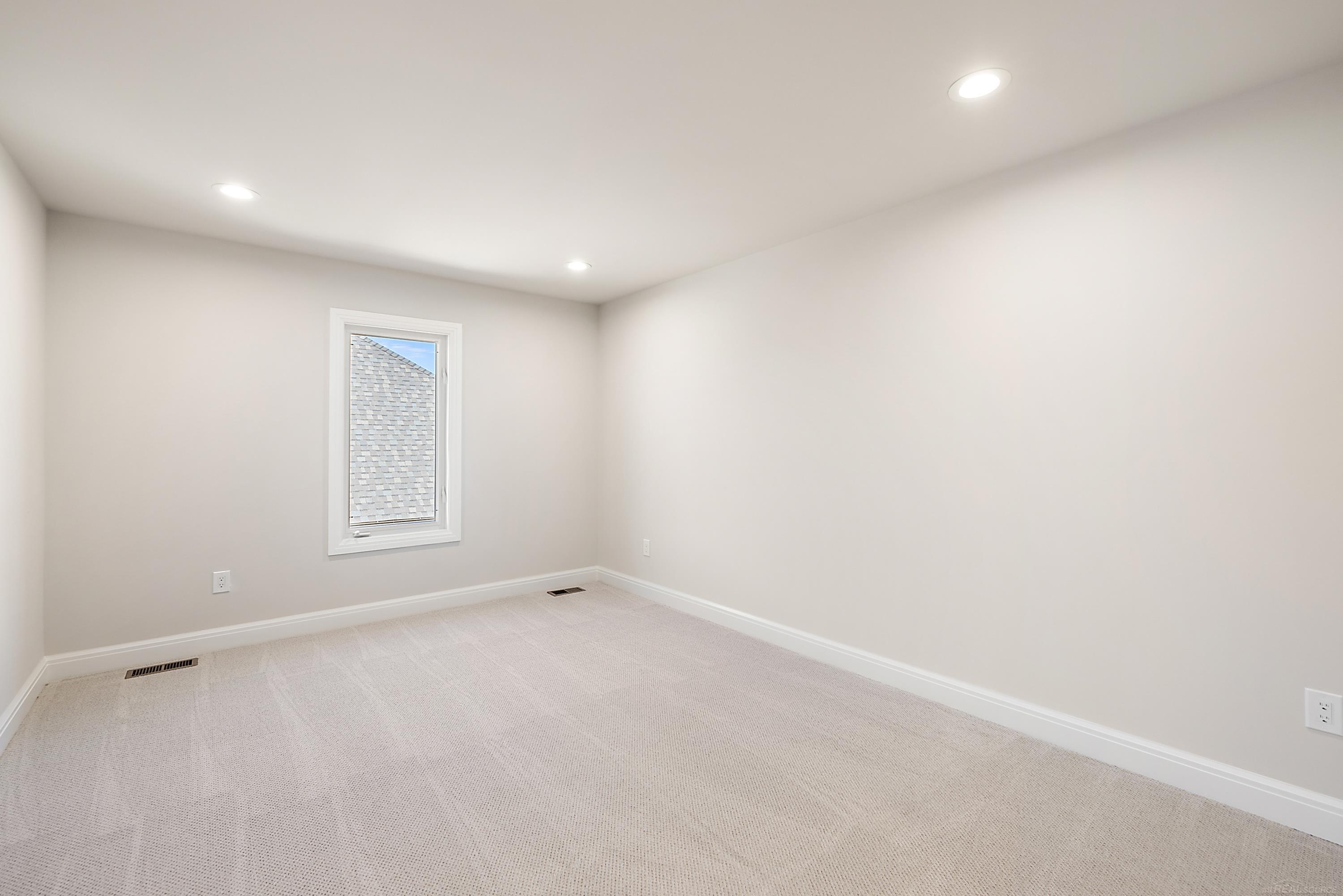 57053 Veridian Boulevard Property Photo 29