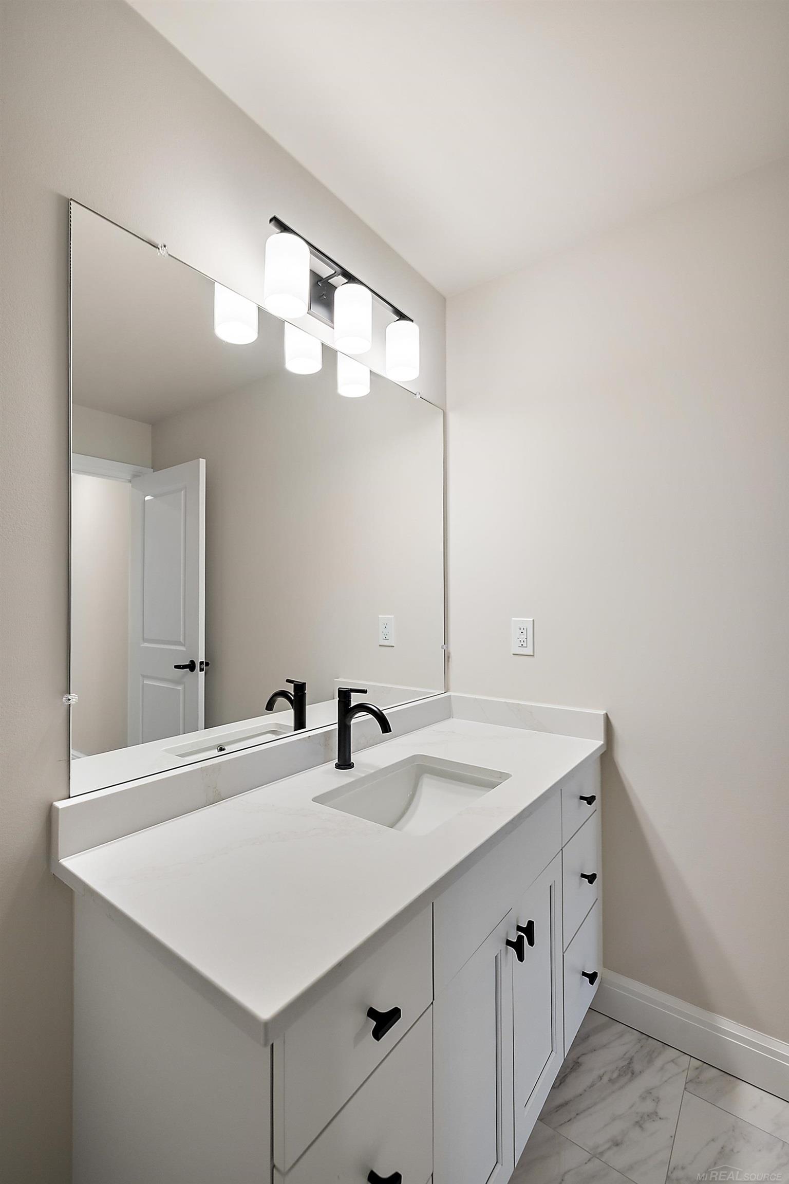 57053 Veridian Boulevard Property Photo 30