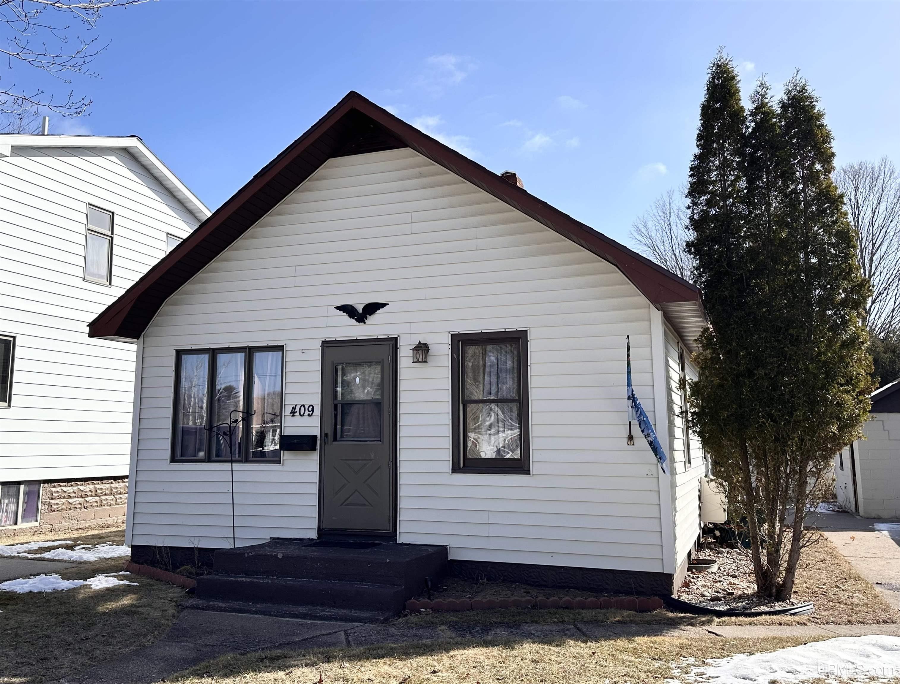 409 Balsam Street Property Photo 1
