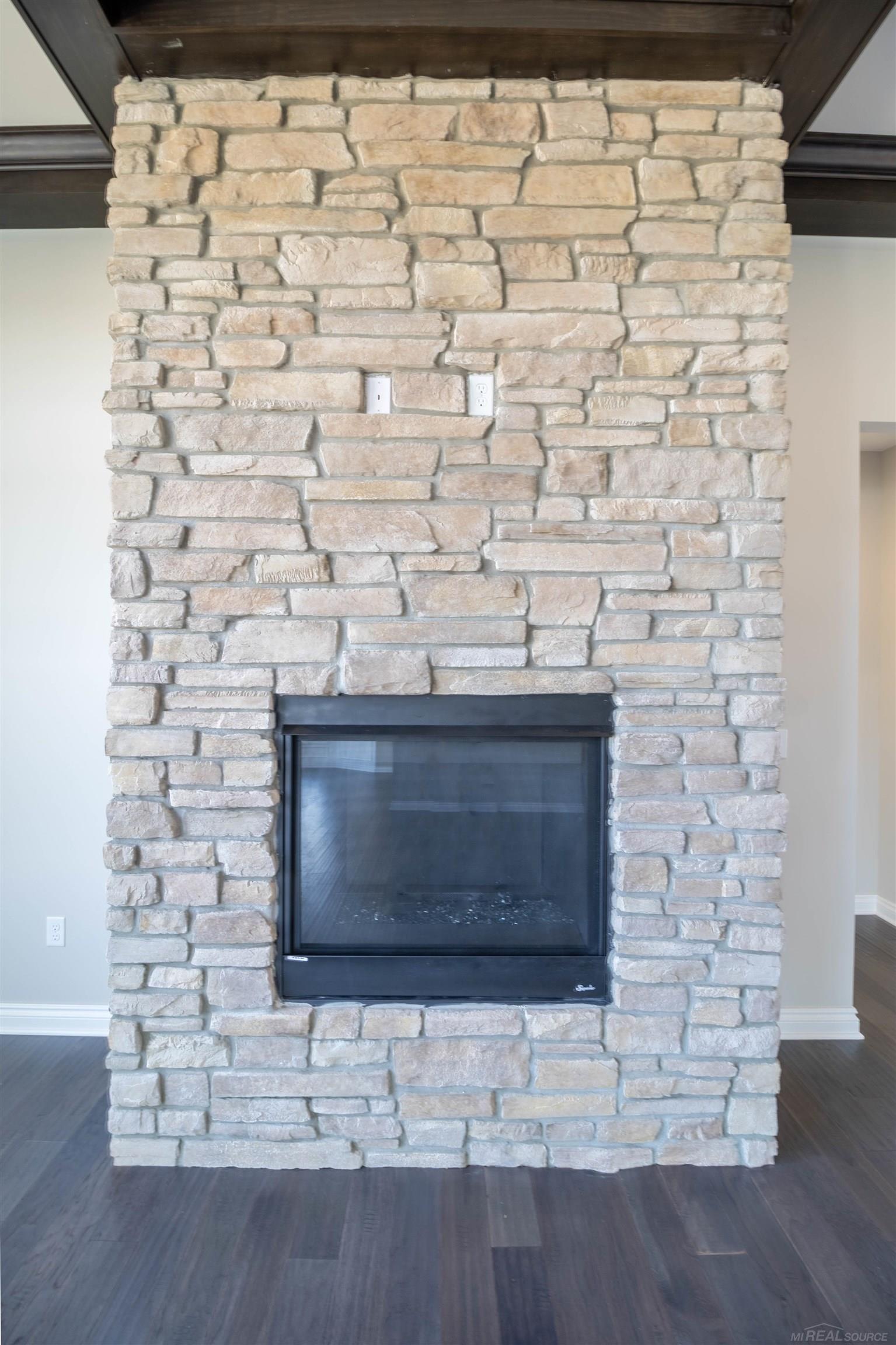 7499 Mulberry Drive Property Photo 11