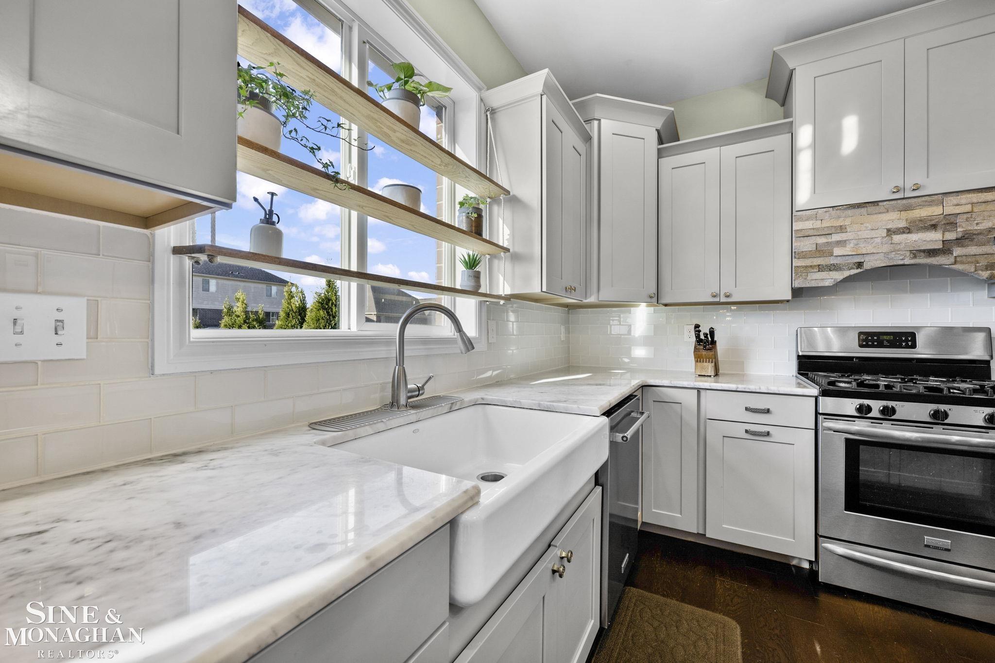 26716 Boston Drive Property Photo 6